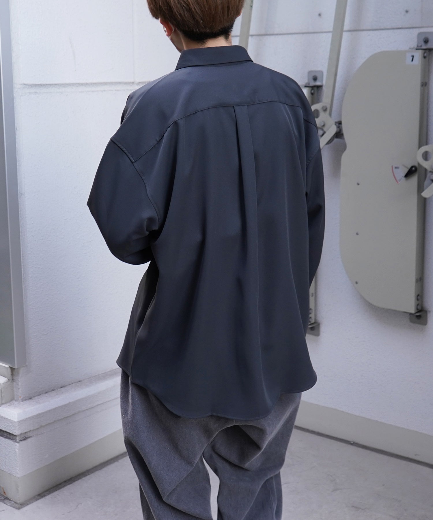 24SS ルーズシルエット ベーシック長袖シャツ