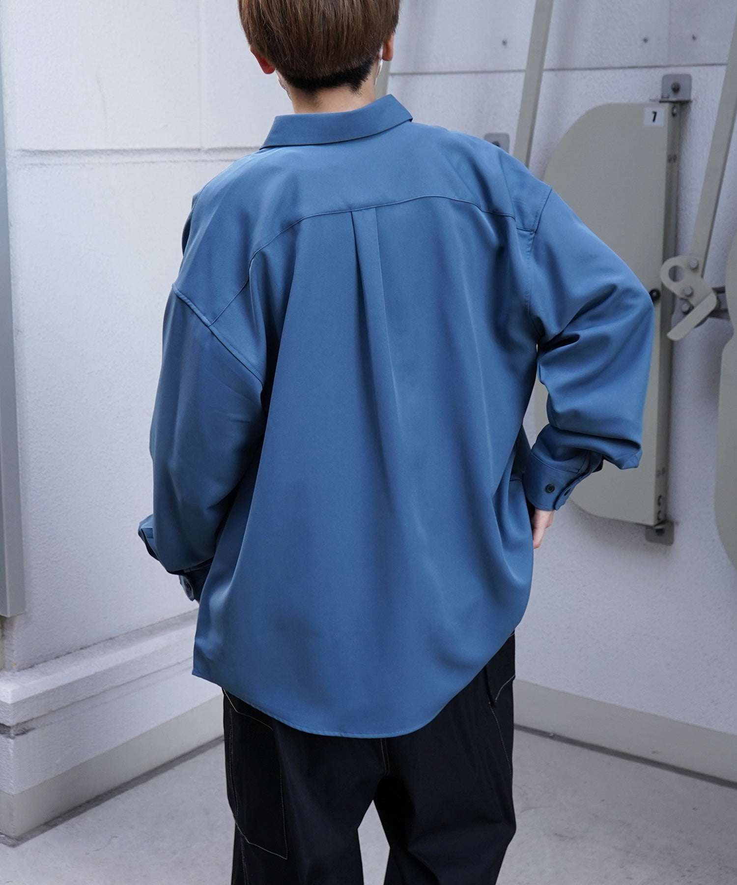24SS ルーズシルエット ベーシック長袖シャツ