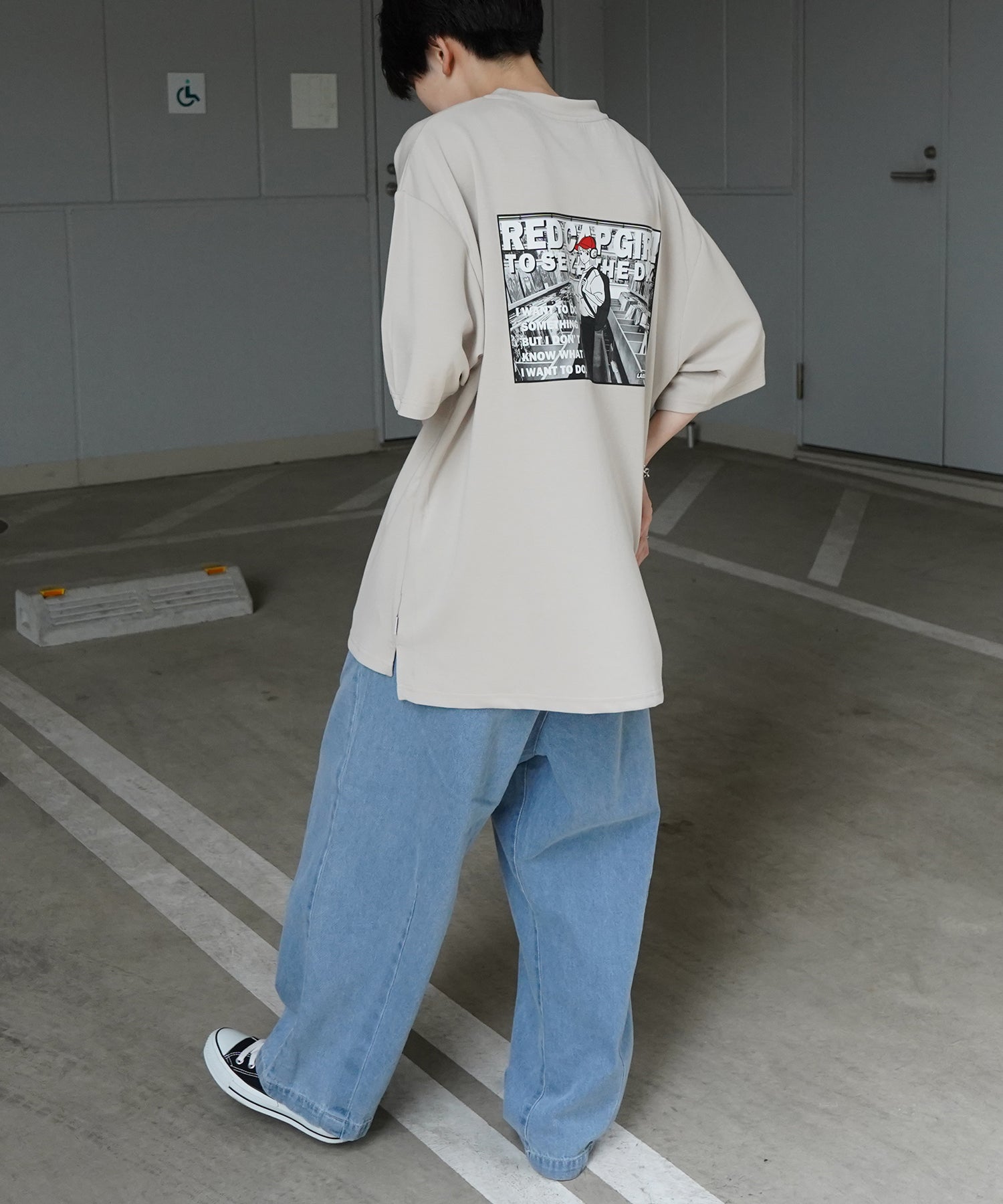 【RED CAP GIRL】バック転写 ワンポイント刺繍 ドレープとろみ ポンチ ビッグシルエットプリントTシャツ 25SS
