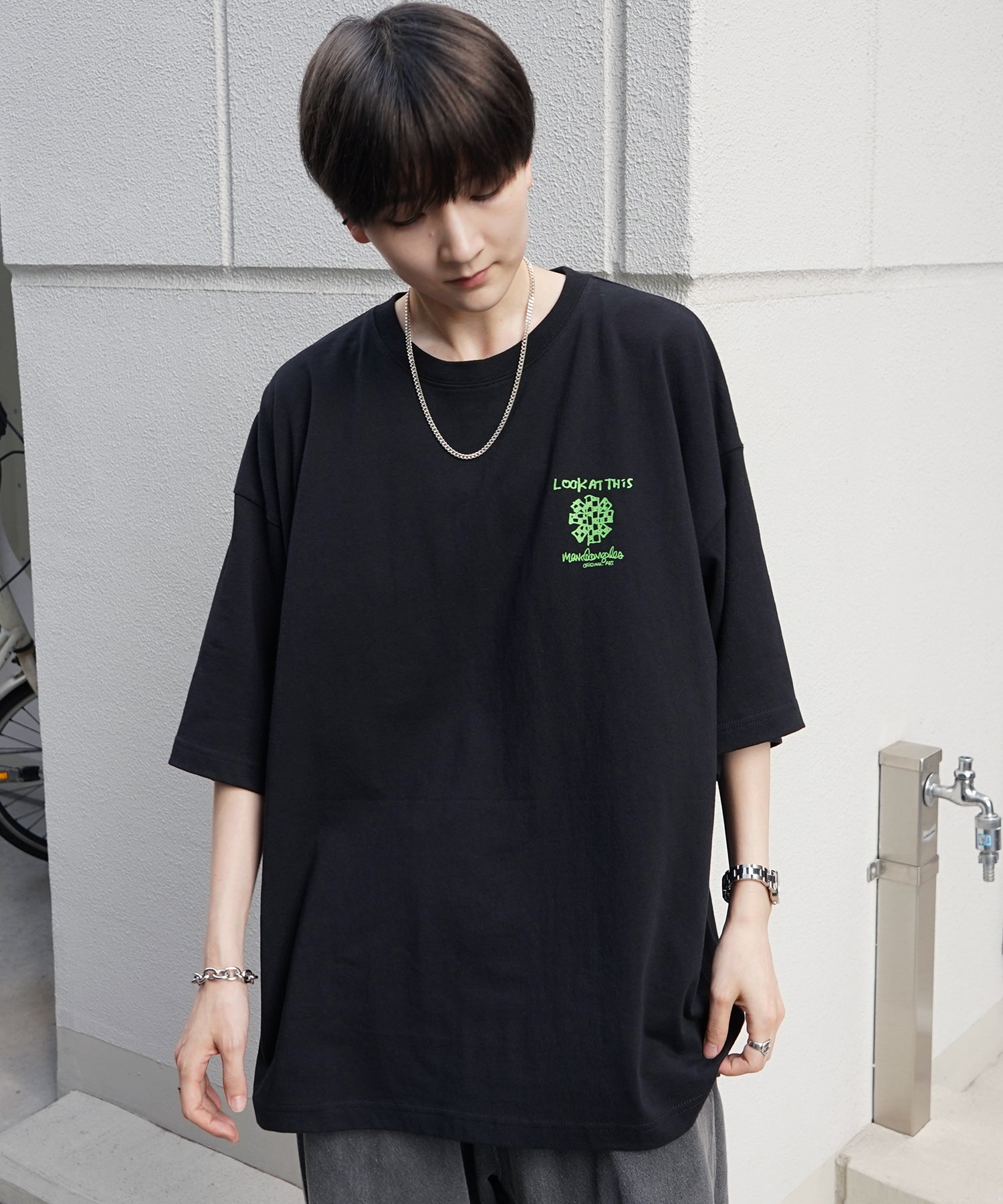 【MARK GONZALES ARTWORK COLLECTION / マーク ゴンザレス】フロント / バックプリント ワンポイント刺繍 モチーフ ビッグシルエットTシャツ