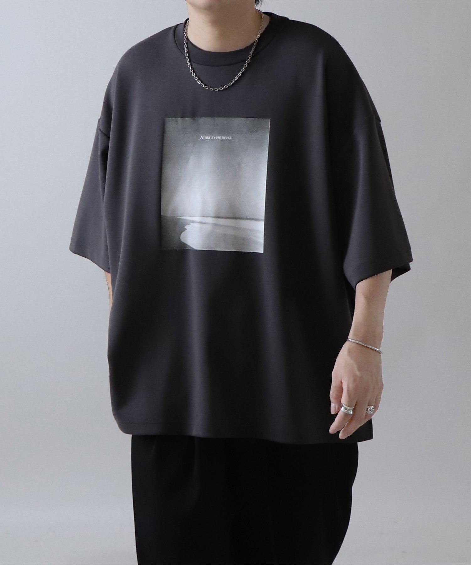 25SS ドレープとろみ ビッグシルエット フォトフロントプリント オーバーサイズ ポンチ半袖Tシャツ