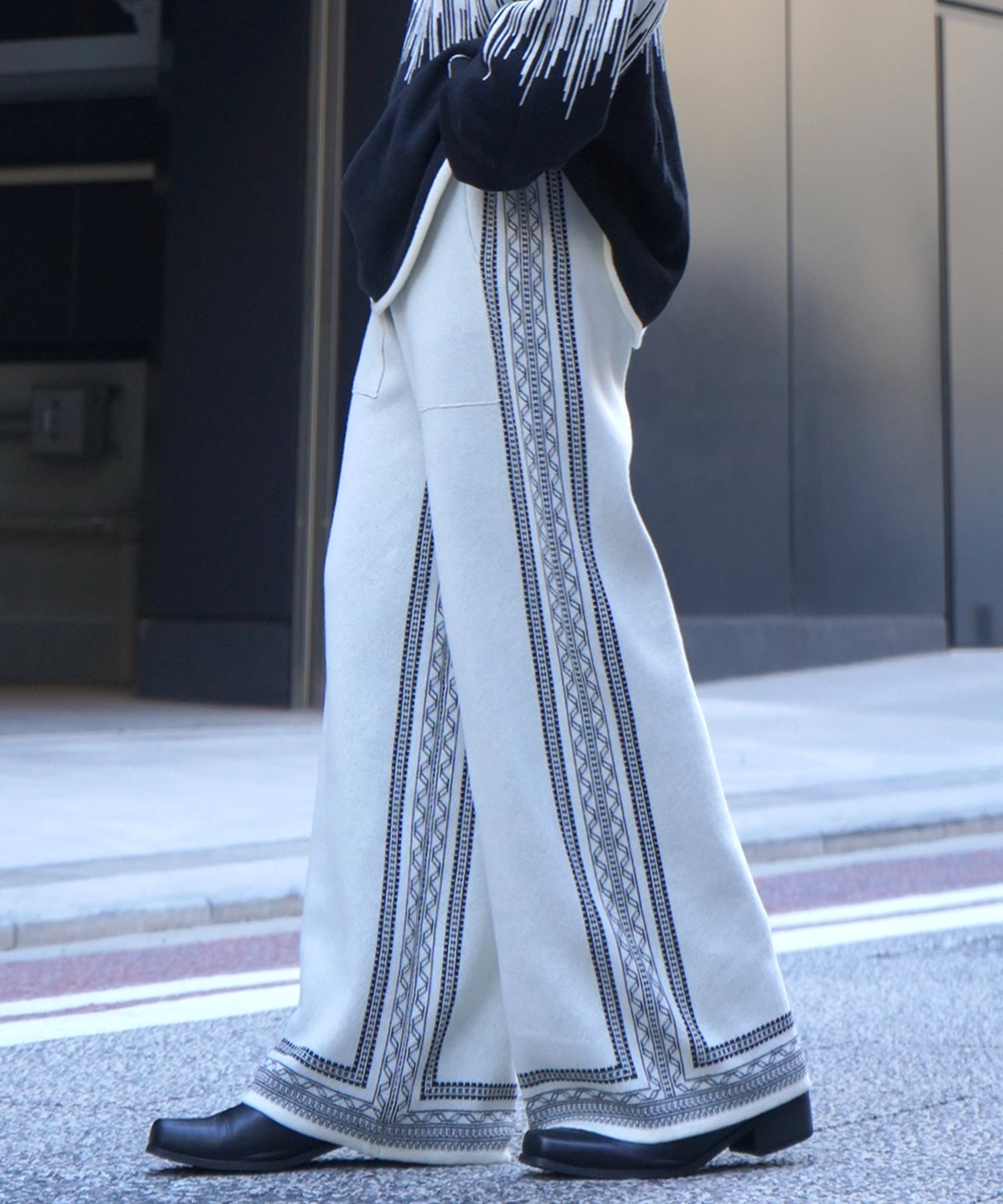 サイドライン ジャガードニット ワイドストレートパンツ