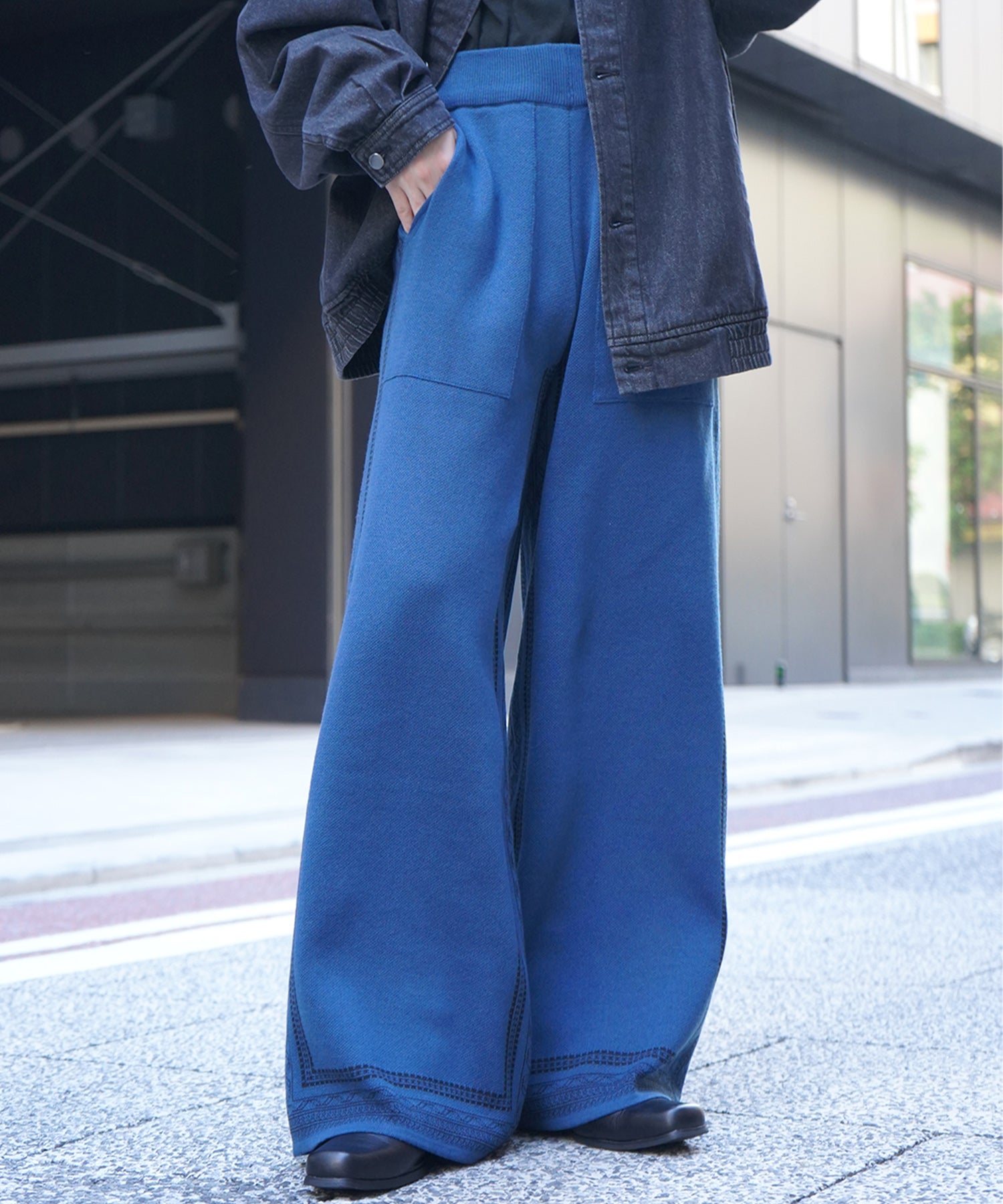 サイドライン ジャガードニット ワイドストレートパンツ