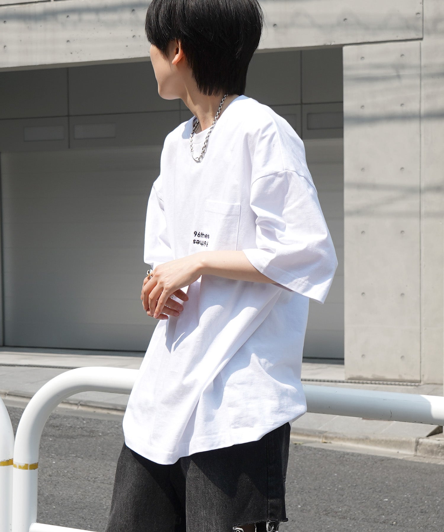 【96thes】韓国ストリート ビッグシルエット ワンポイントマタギ刺繍 半袖Tシャツ