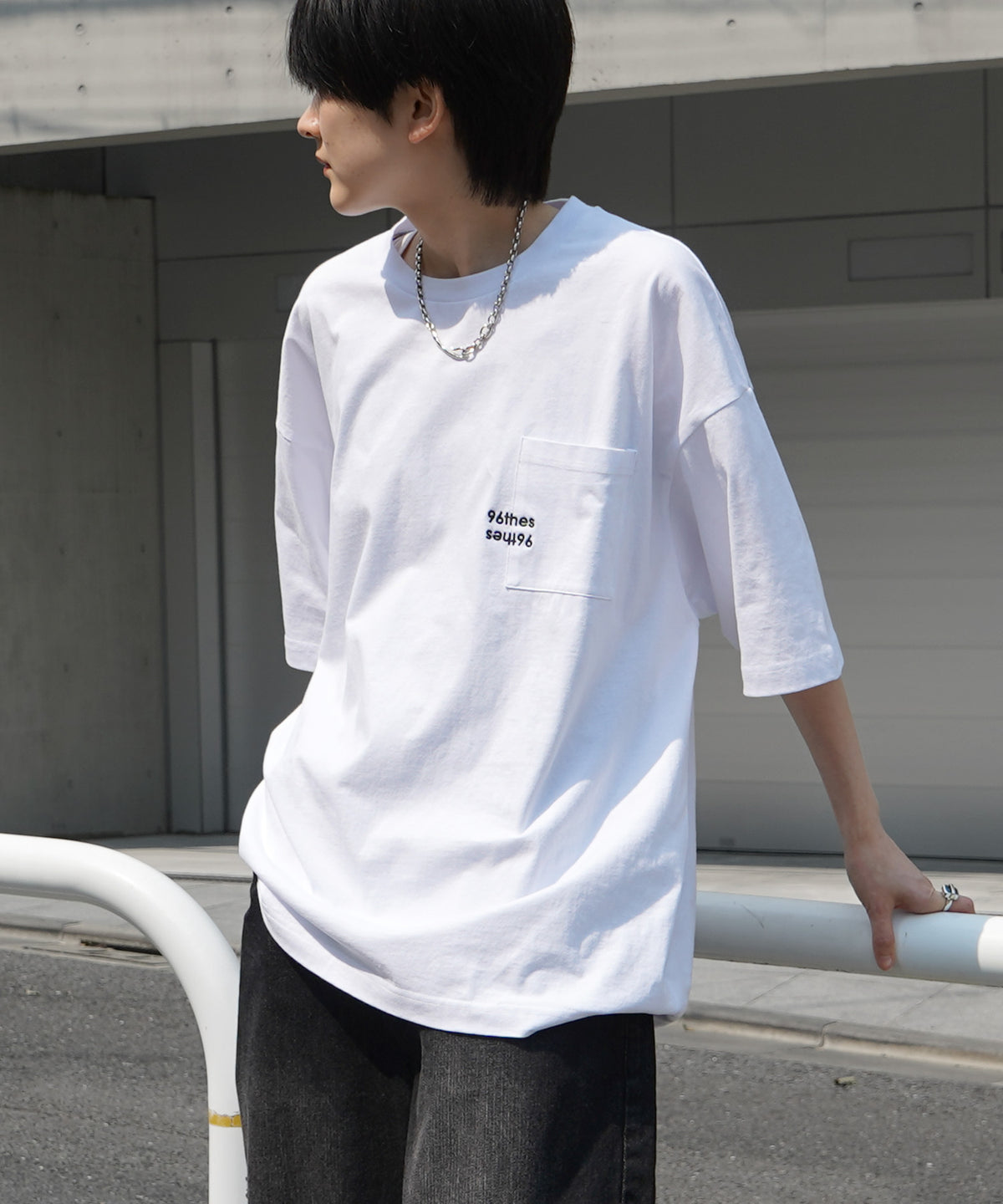 【96thes】韓国ストリート ビッグシルエット ワンポイントマタギ刺繍 半袖Tシャツ