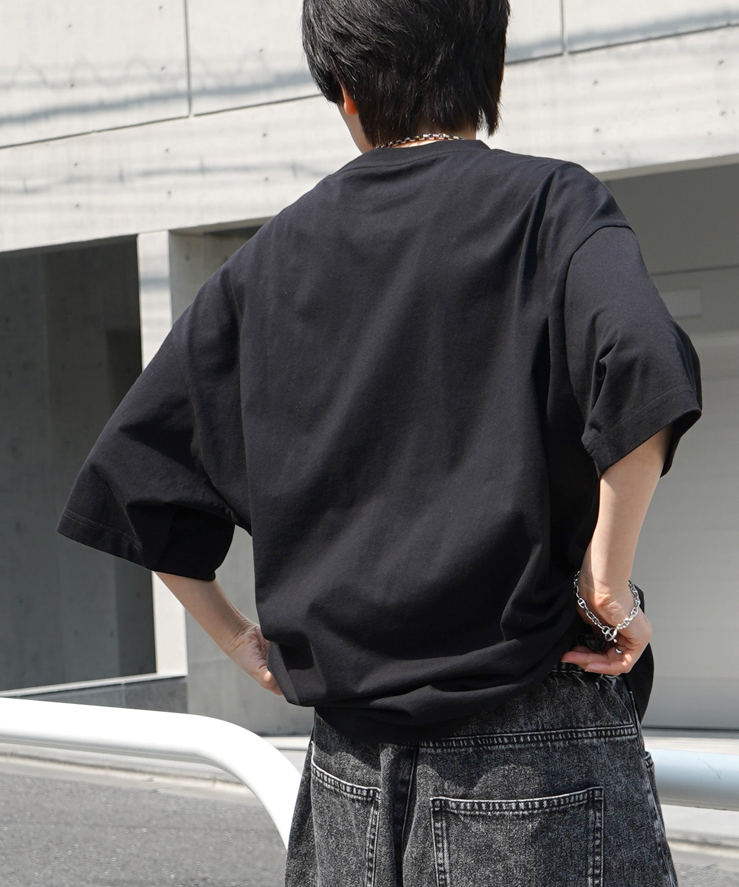 【96thes】韓国ストリート ビッグシルエット ワンポイントマタギ刺繍 半袖Tシャツ