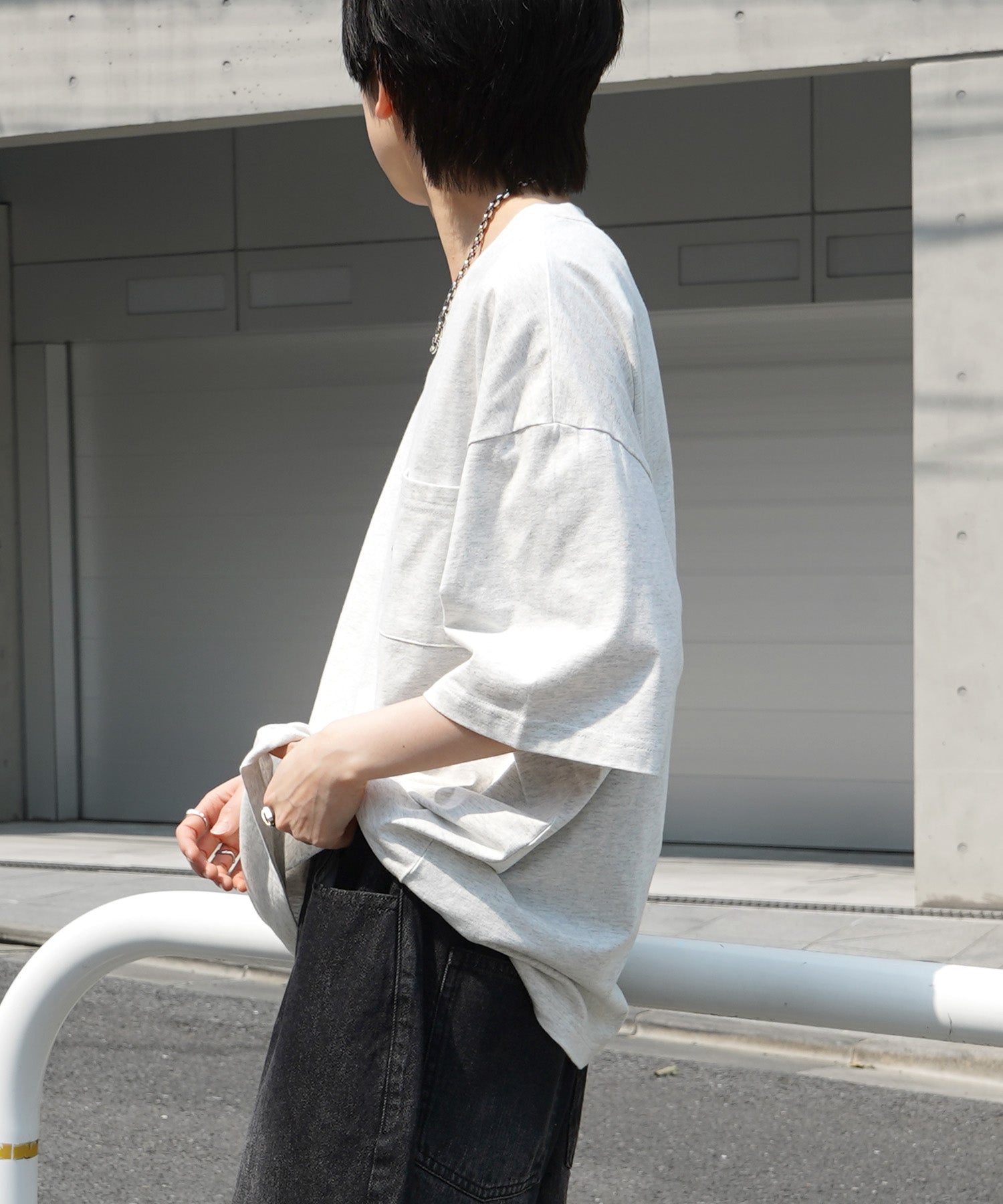 【96thes】韓国ストリート ビッグシルエット ワンポイントマタギ刺繍 半袖Tシャツ