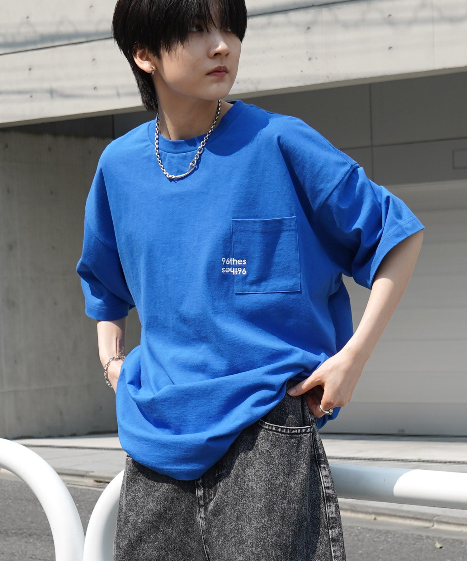 【96thes】韓国ストリート ビッグシルエット ワンポイントマタギ刺繍 半袖Tシャツ