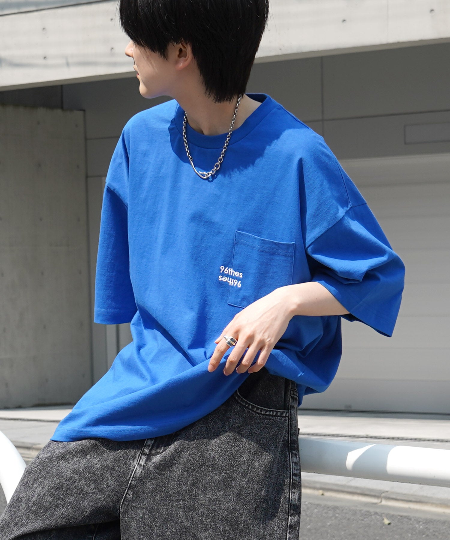 【96thes】韓国ストリート ビッグシルエット ワンポイントマタギ刺繍 半袖Tシャツ