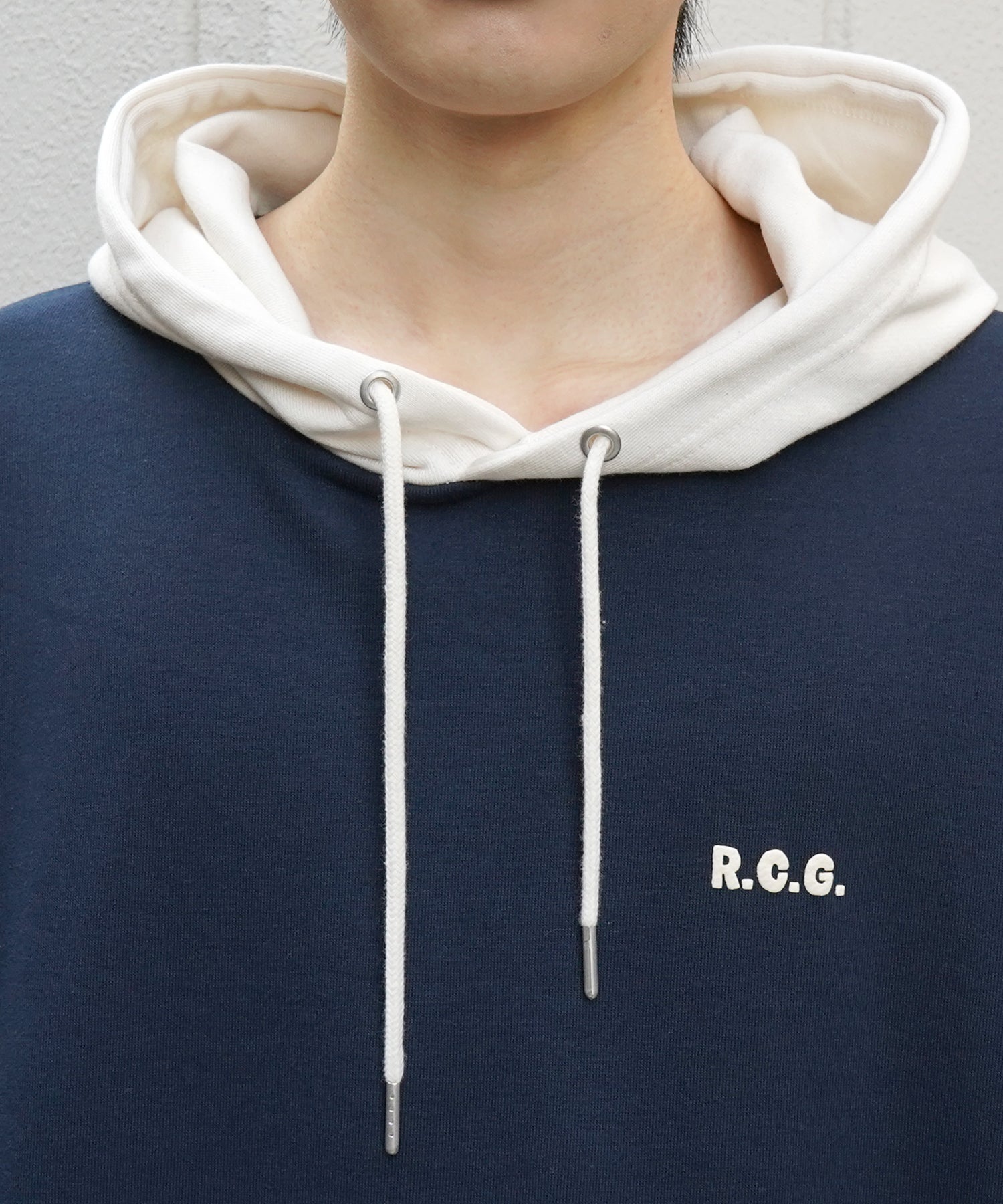 【RED CAP GIRL】24SS ビッグシルエット フロント発泡プリントプルオーバーパーカー