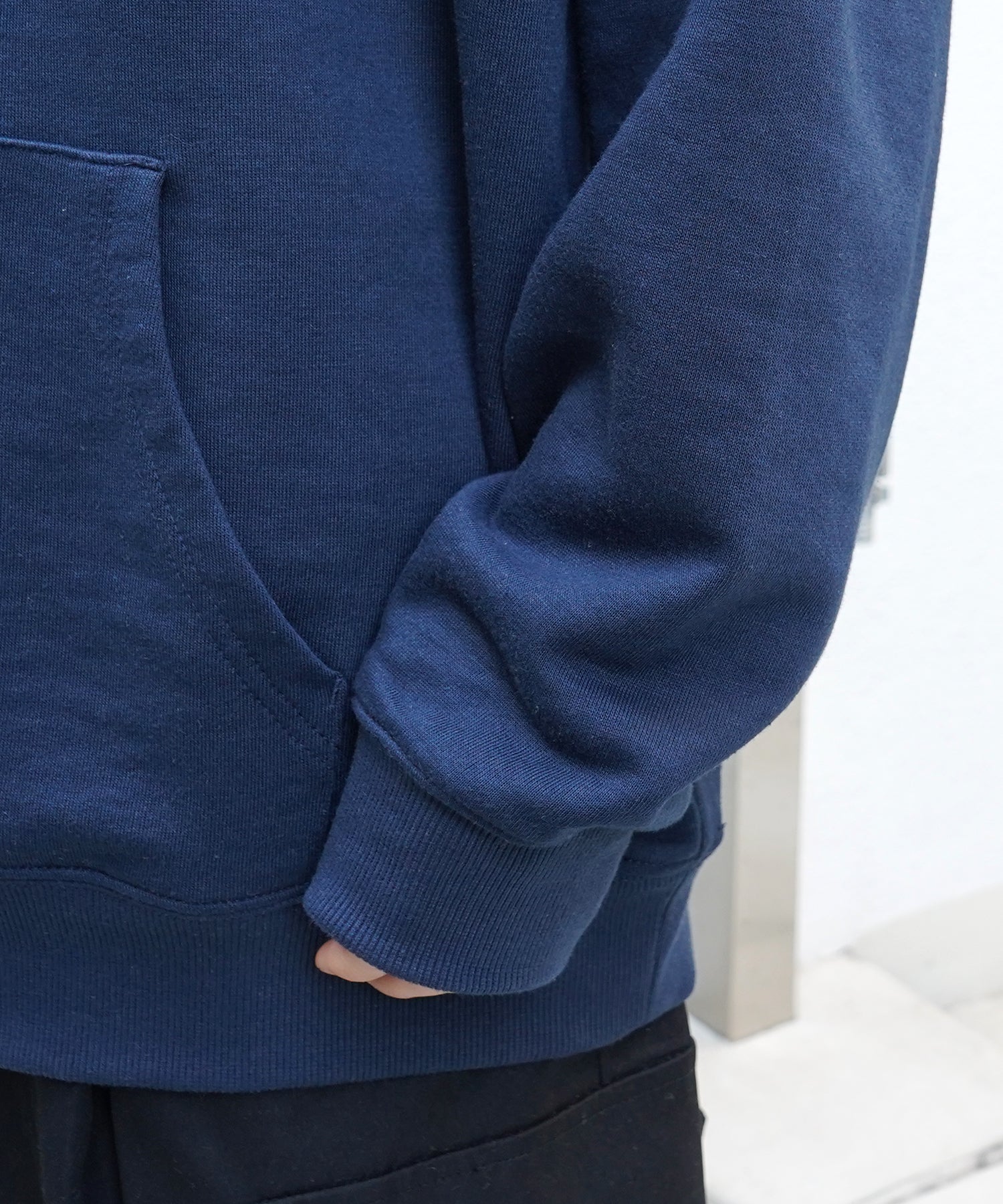 【RED CAP GIRL】24SS ビッグシルエット フロント発泡プリントプルオーバーパーカー