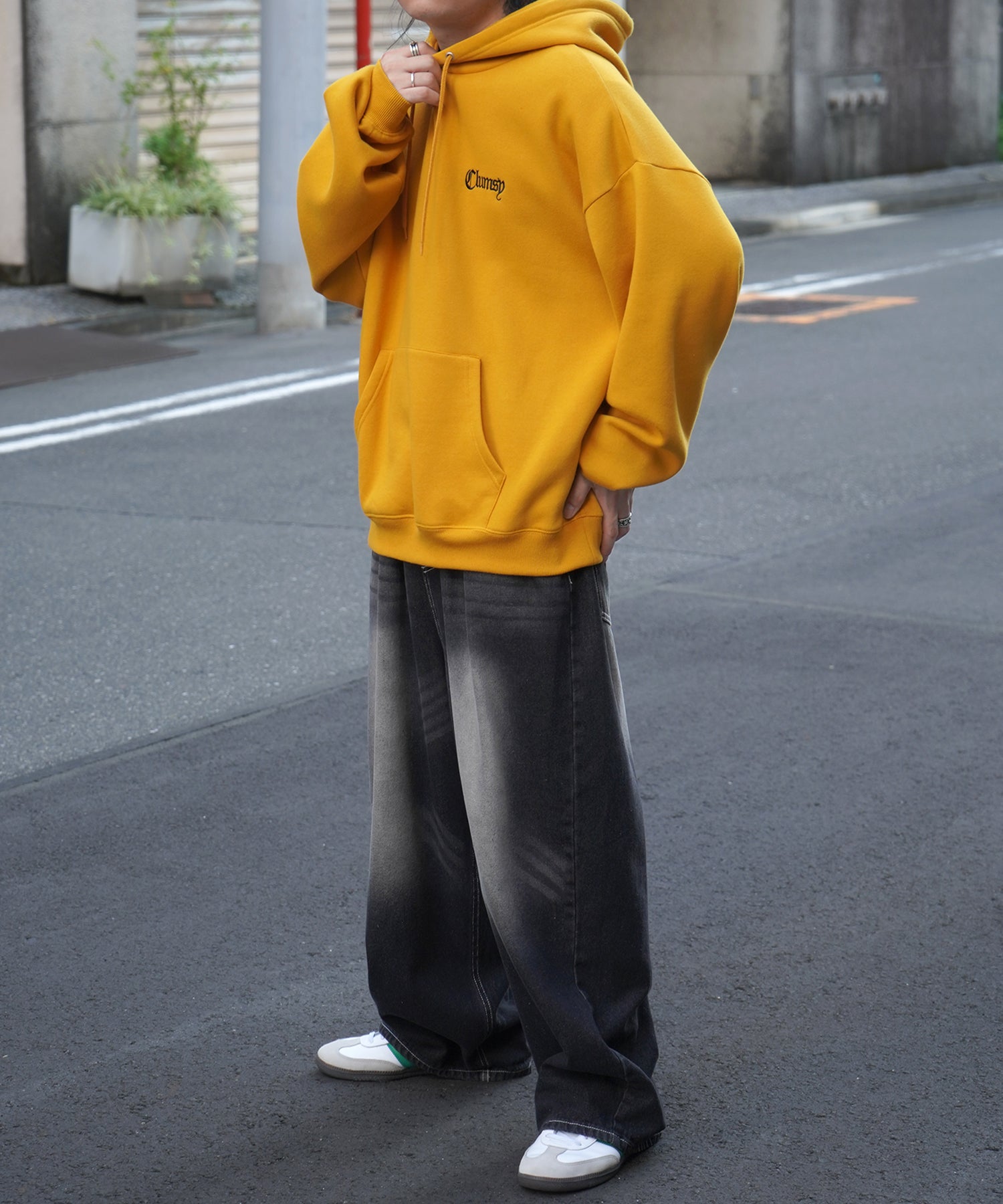 ビッグシルエット フェード8ボール バックプリントパーカー