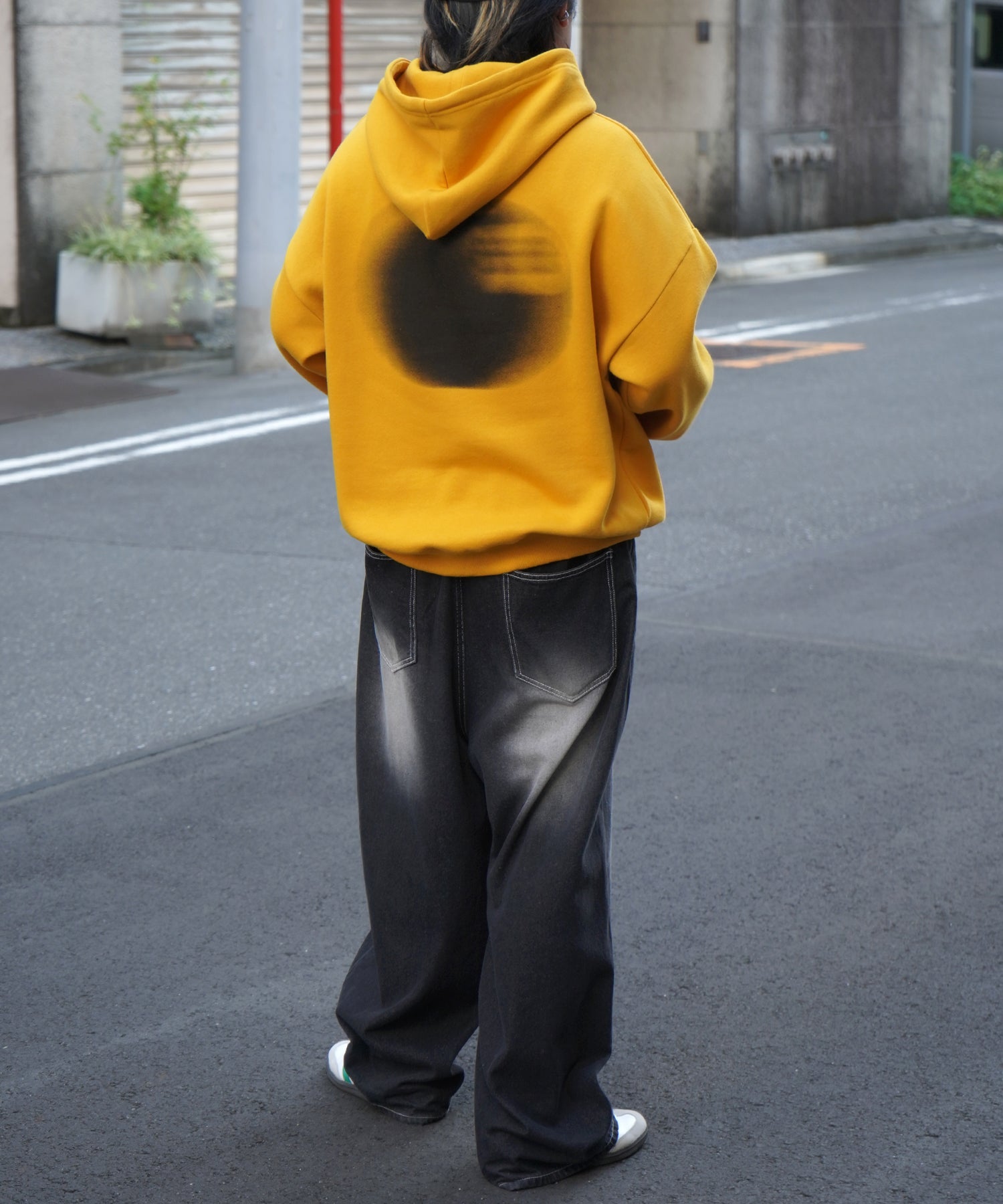 ビッグシルエット フェード8ボール バックプリントパーカー