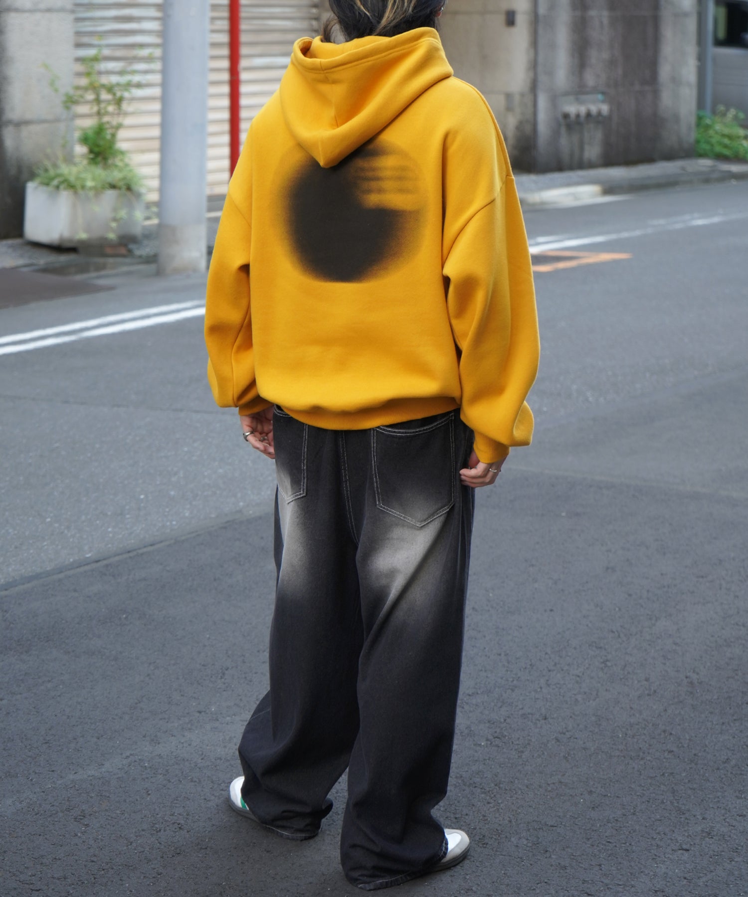 ビッグシルエット フェード8ボール バックプリントパーカー