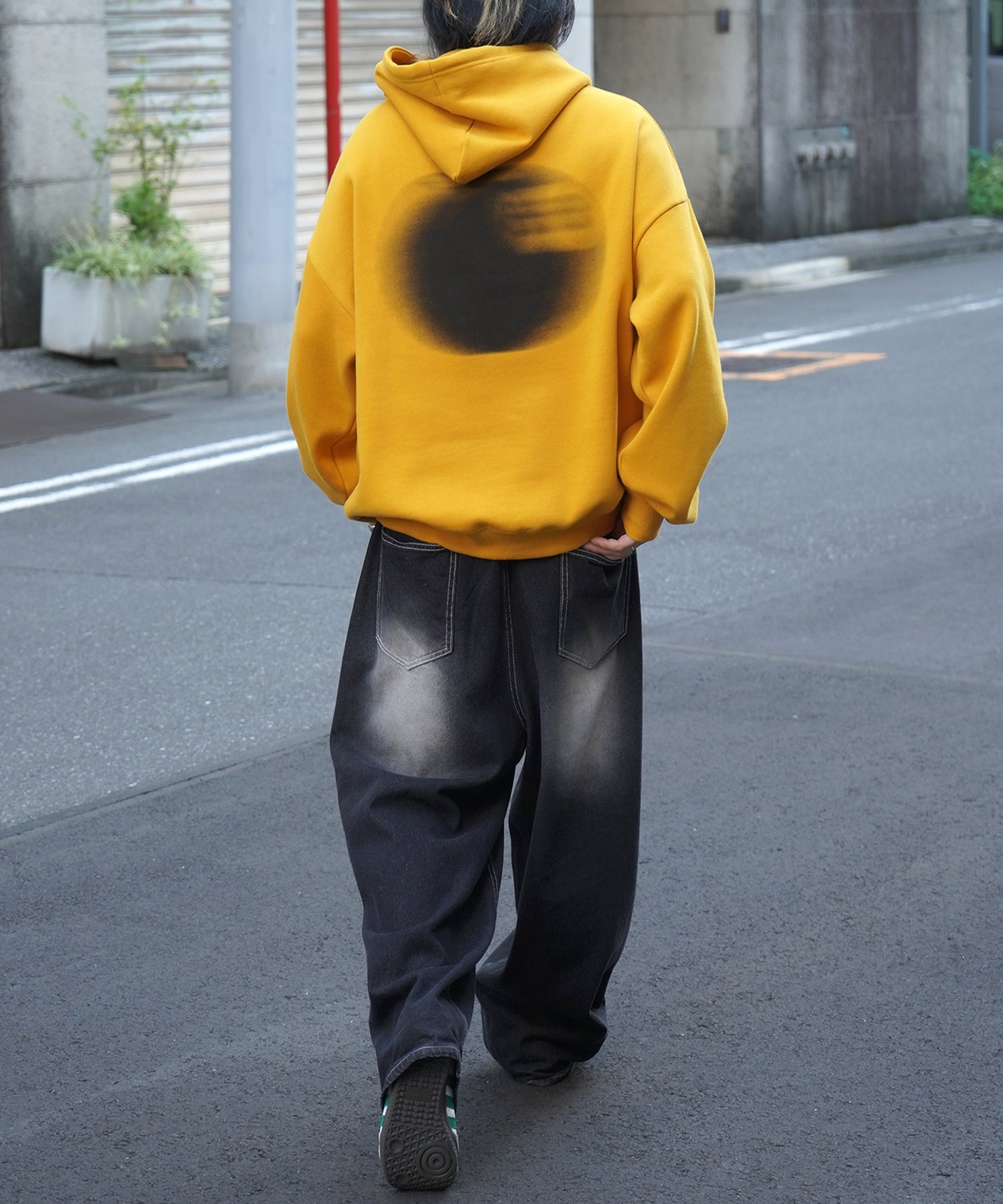 ビッグシルエット フェード8ボール バックプリントパーカー