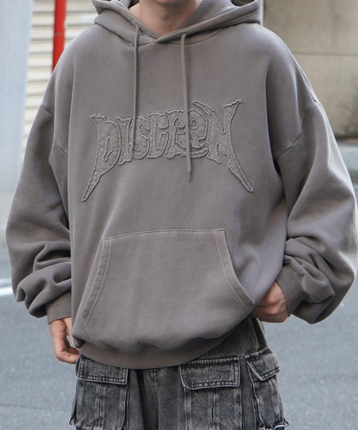 ヴィンテージライク ピグメント加工 ビッグシルエット カットオフフロント刺繍 プリントパーカー