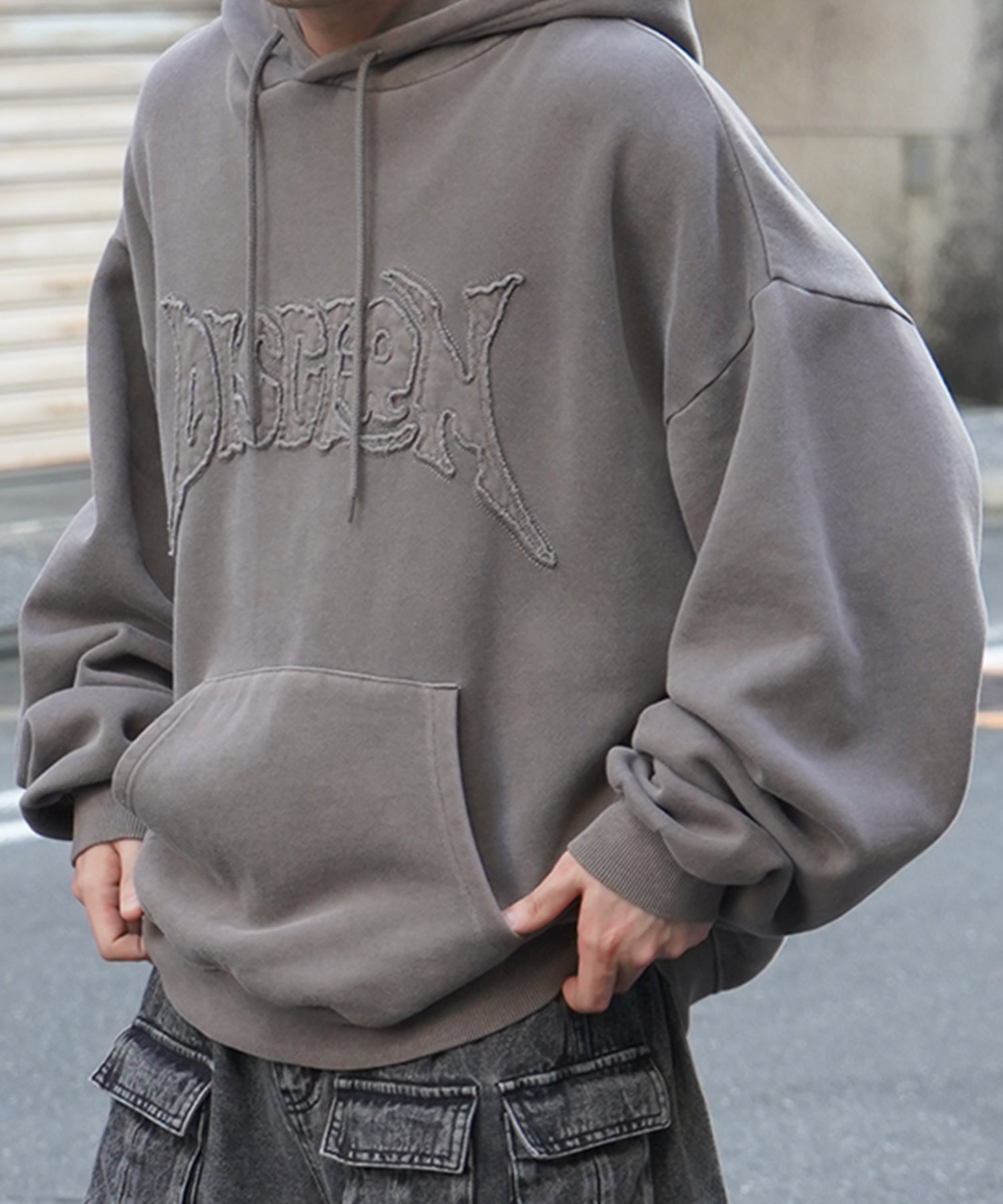 ヴィンテージライク ピグメント加工 ビッグシルエット カットオフフロント刺繍 プリントパーカー