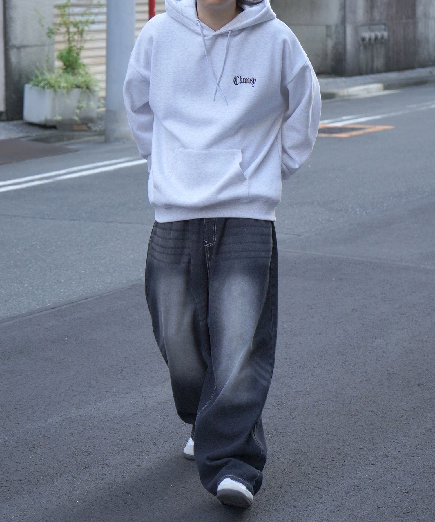 ビッグシルエット フェード8ボール バックプリントパーカー