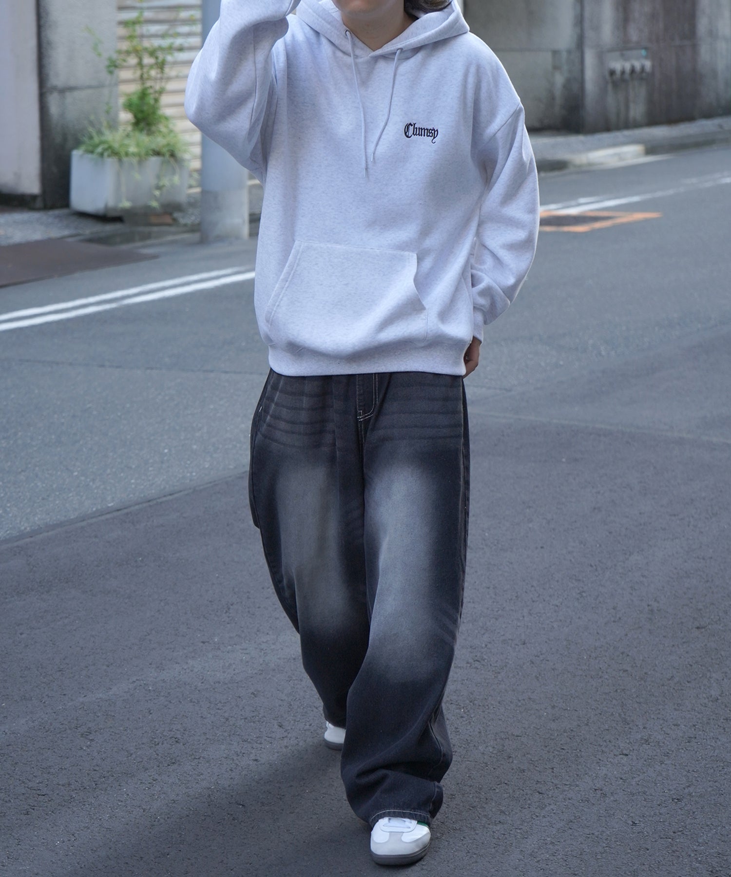 ビッグシルエット フェード8ボール バックプリントパーカー