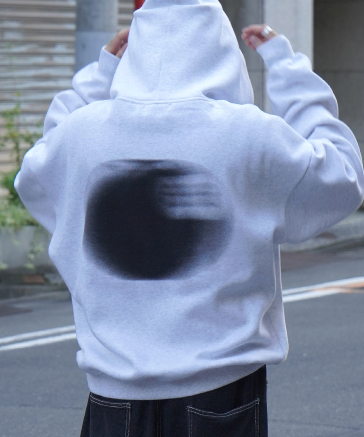 ビッグシルエット フェード8ボール バックプリントパーカー