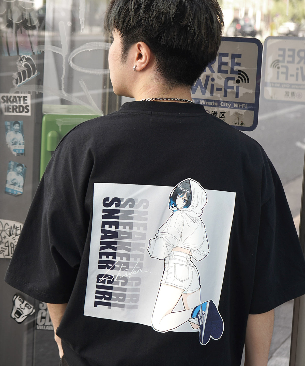 25SS【SNKR GIRL × #鹿 (Shika) コラボ】スニーカーガール ビッグシルエット スクエア バックイラスト プリントTシャツ