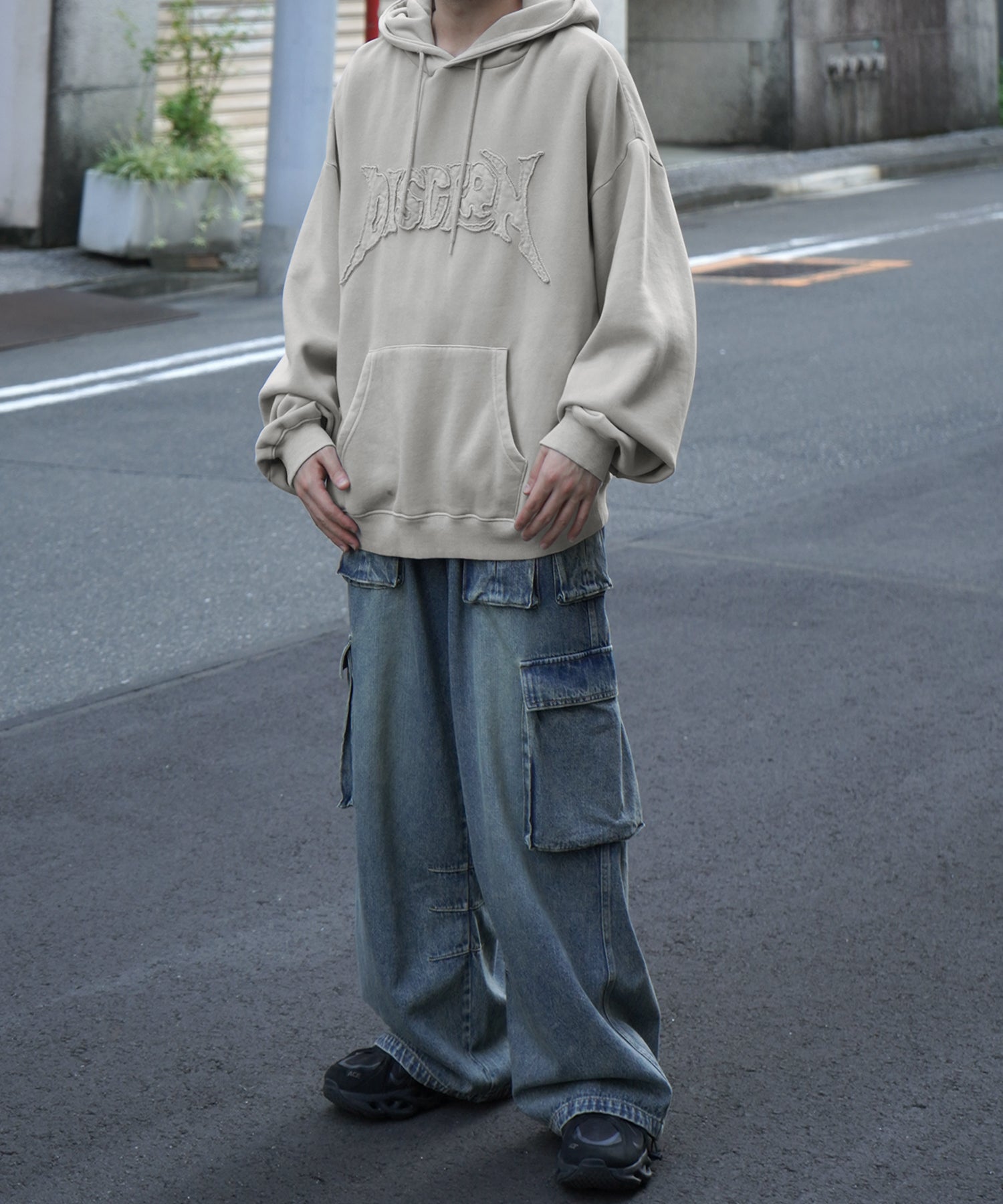 ヴィンテージライク ピグメント加工 ビッグシルエット カットオフフロント刺繍 プリントパーカー