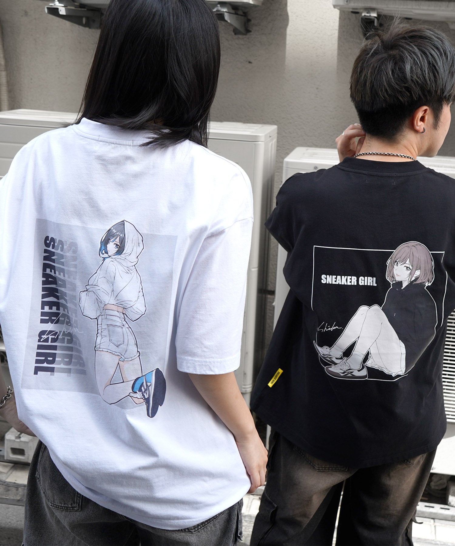 【5月下旬お届け予約商品】25SS【SNKR GIRL × #鹿 (Shika) コラボ】スニーカーガール ビッグシルエット スクエア バックイラスト プリントTシャツ