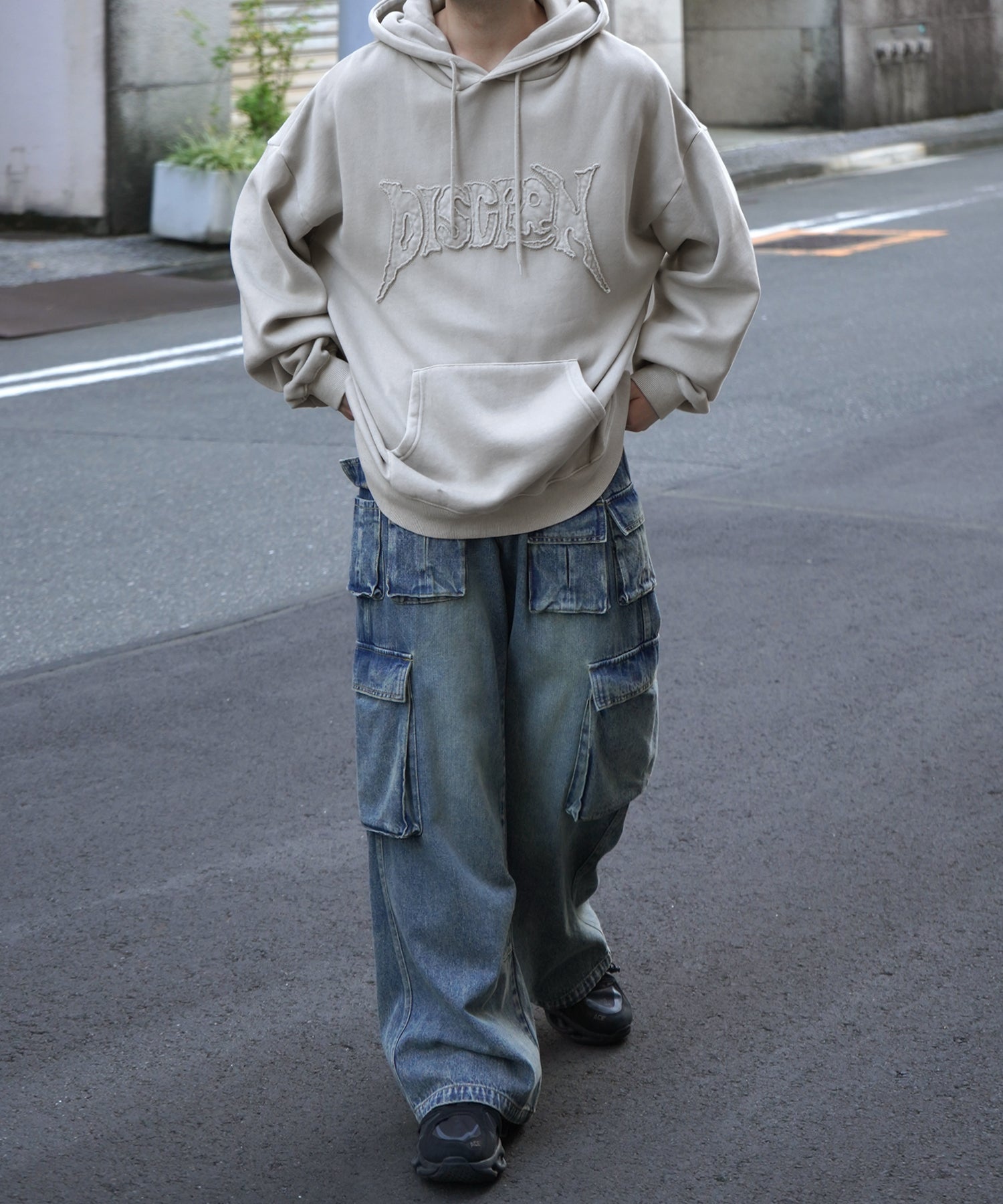 ヴィンテージライク ピグメント加工 ビッグシルエット カットオフフロント刺繍 プリントパーカー