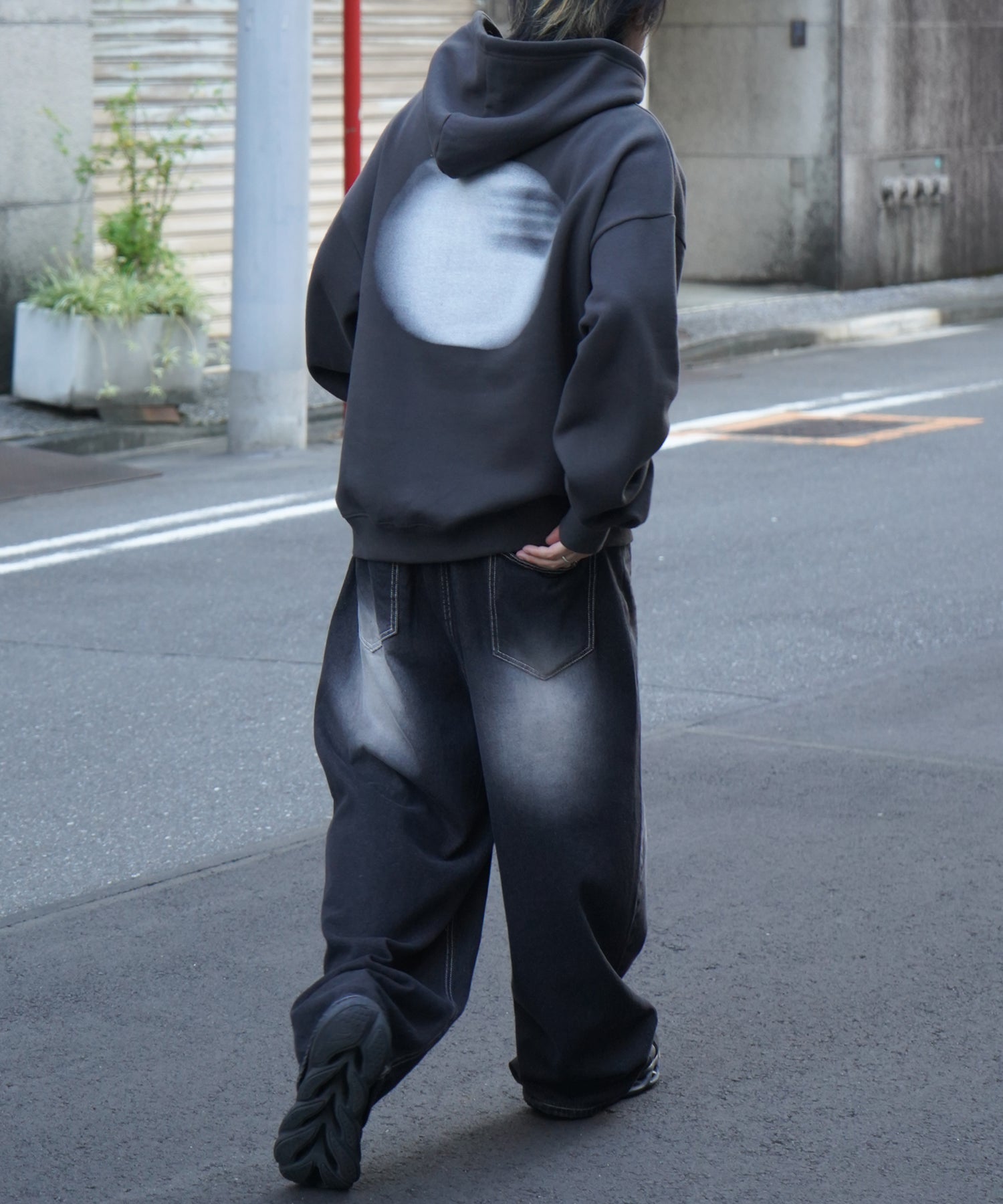 ビッグシルエット フェード8ボール バックプリントパーカー