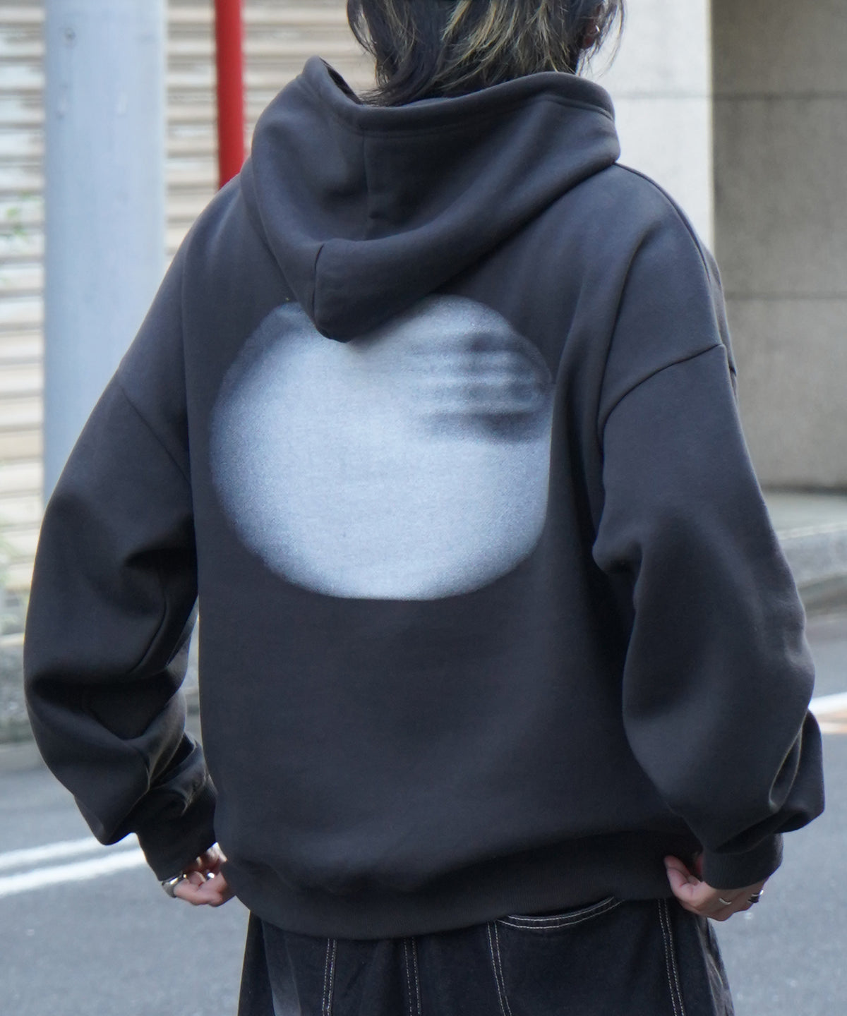 ビッグシルエット フェード8ボール バックプリントパーカー