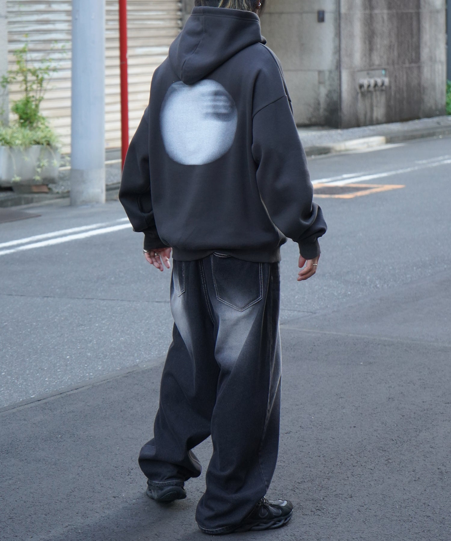 ビッグシルエット フェード8ボール バックプリントパーカー