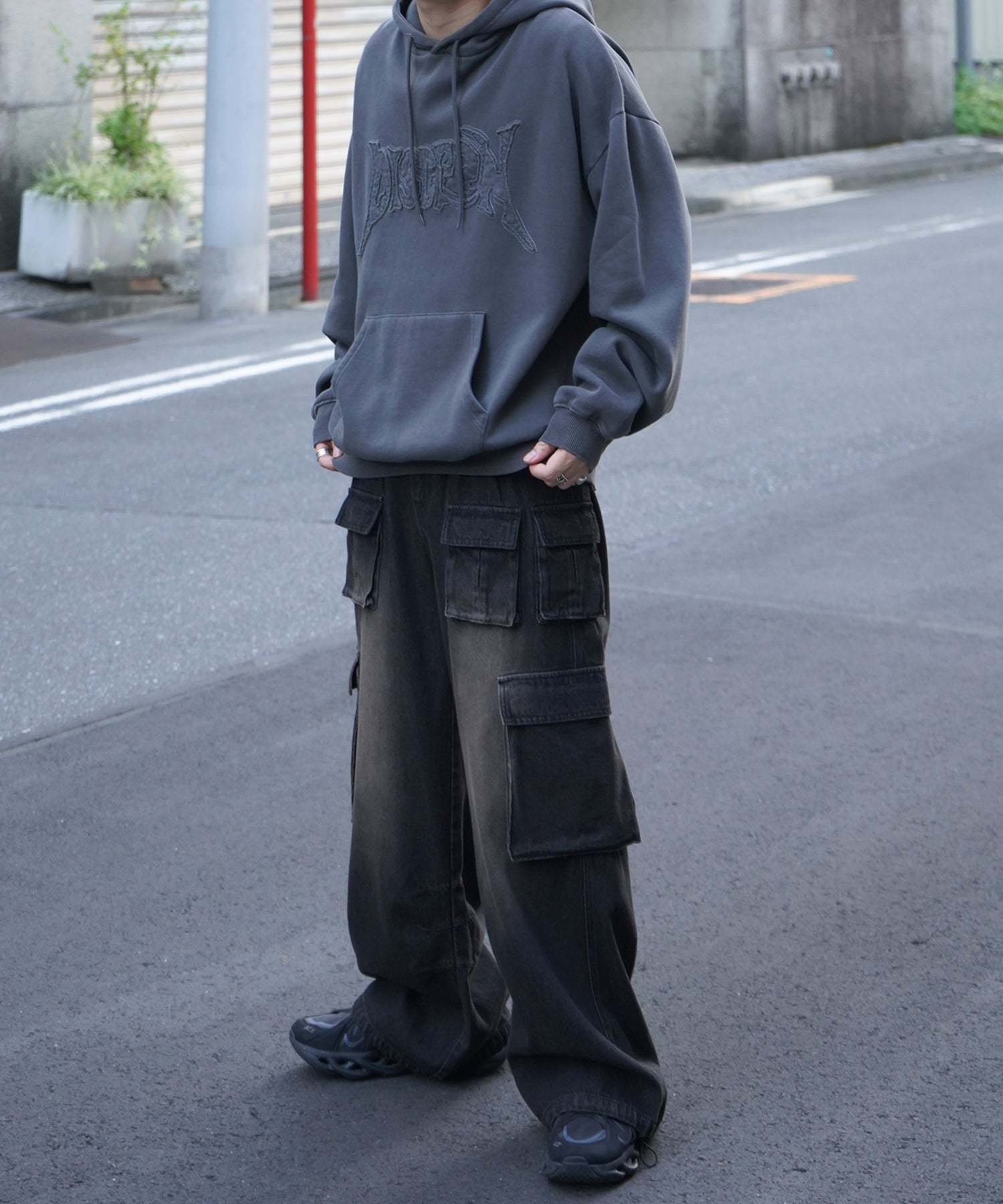 ヴィンテージライク ピグメント加工 ビッグシルエット カットオフフロント刺繍 プリントパーカー