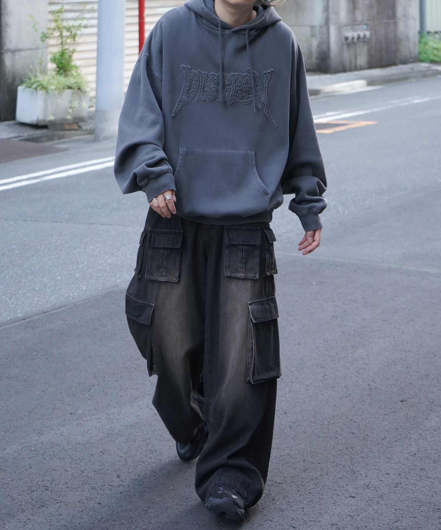 ヴィンテージライク ピグメント加工 ビッグシルエット カットオフフロント刺繍 プリントパーカー