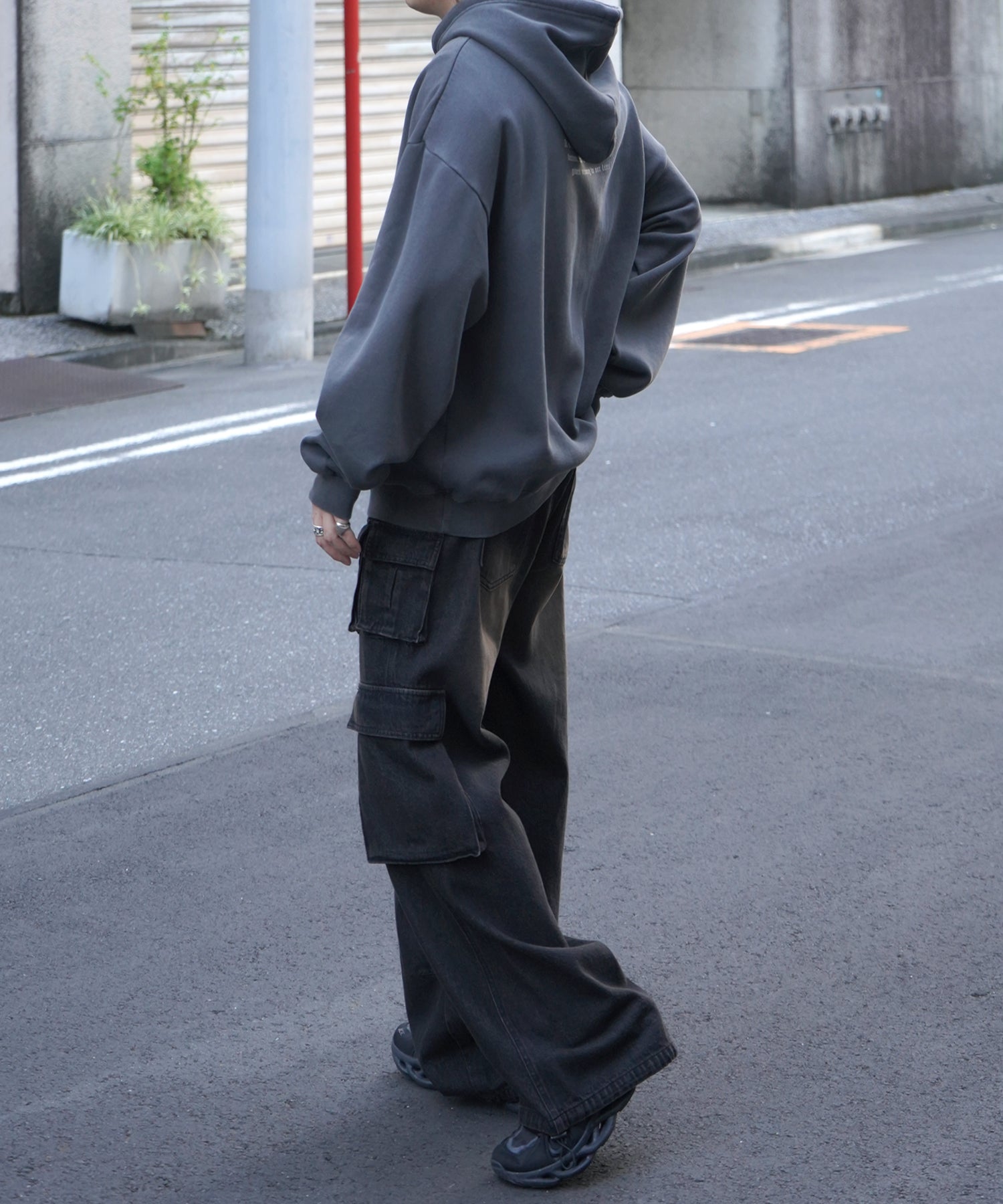 ヴィンテージライク ピグメント加工 ビッグシルエット カットオフフロント刺繍 プリントパーカー