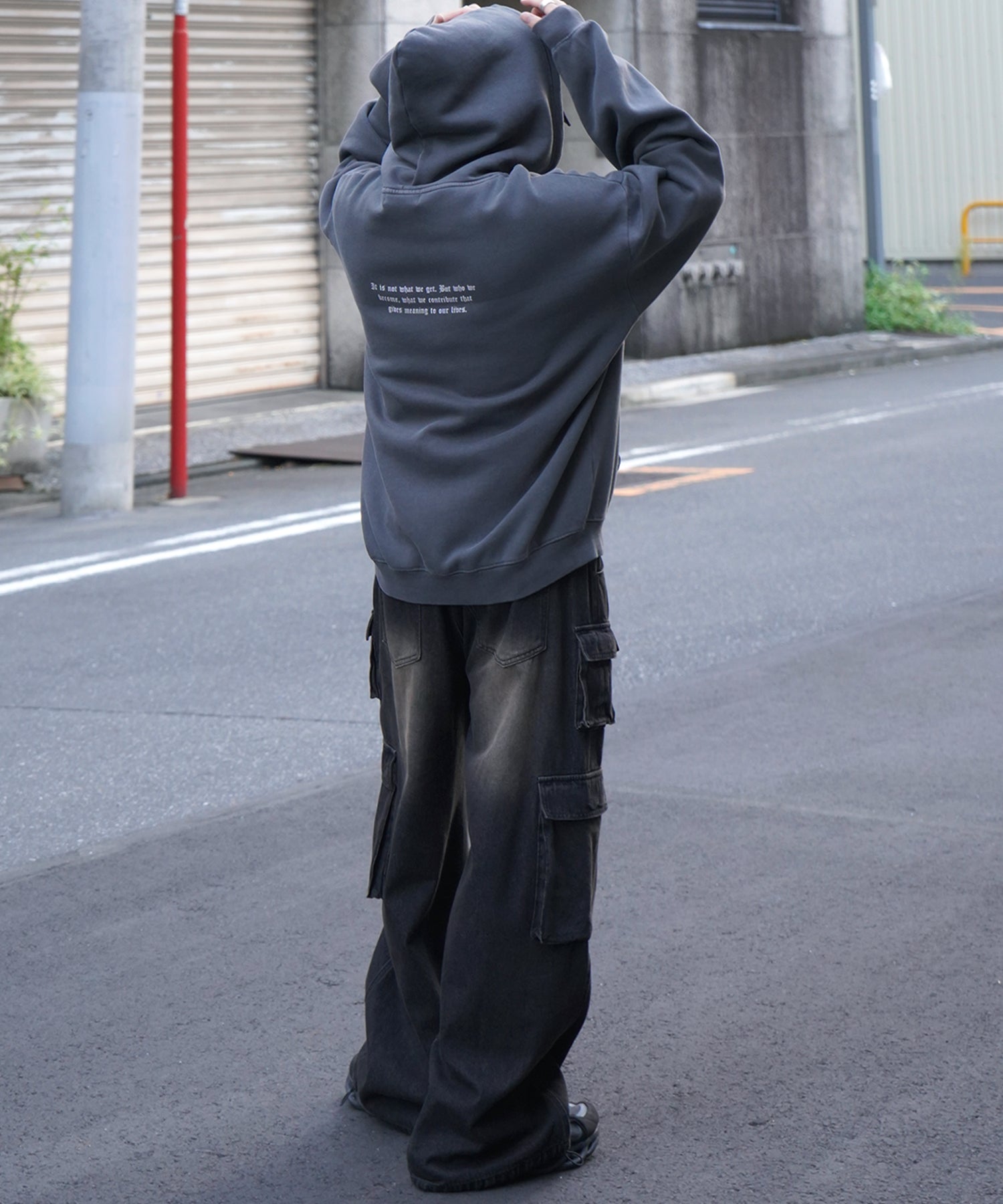 ヴィンテージライク ピグメント加工 ビッグシルエット カットオフフロント刺繍 プリントパーカー