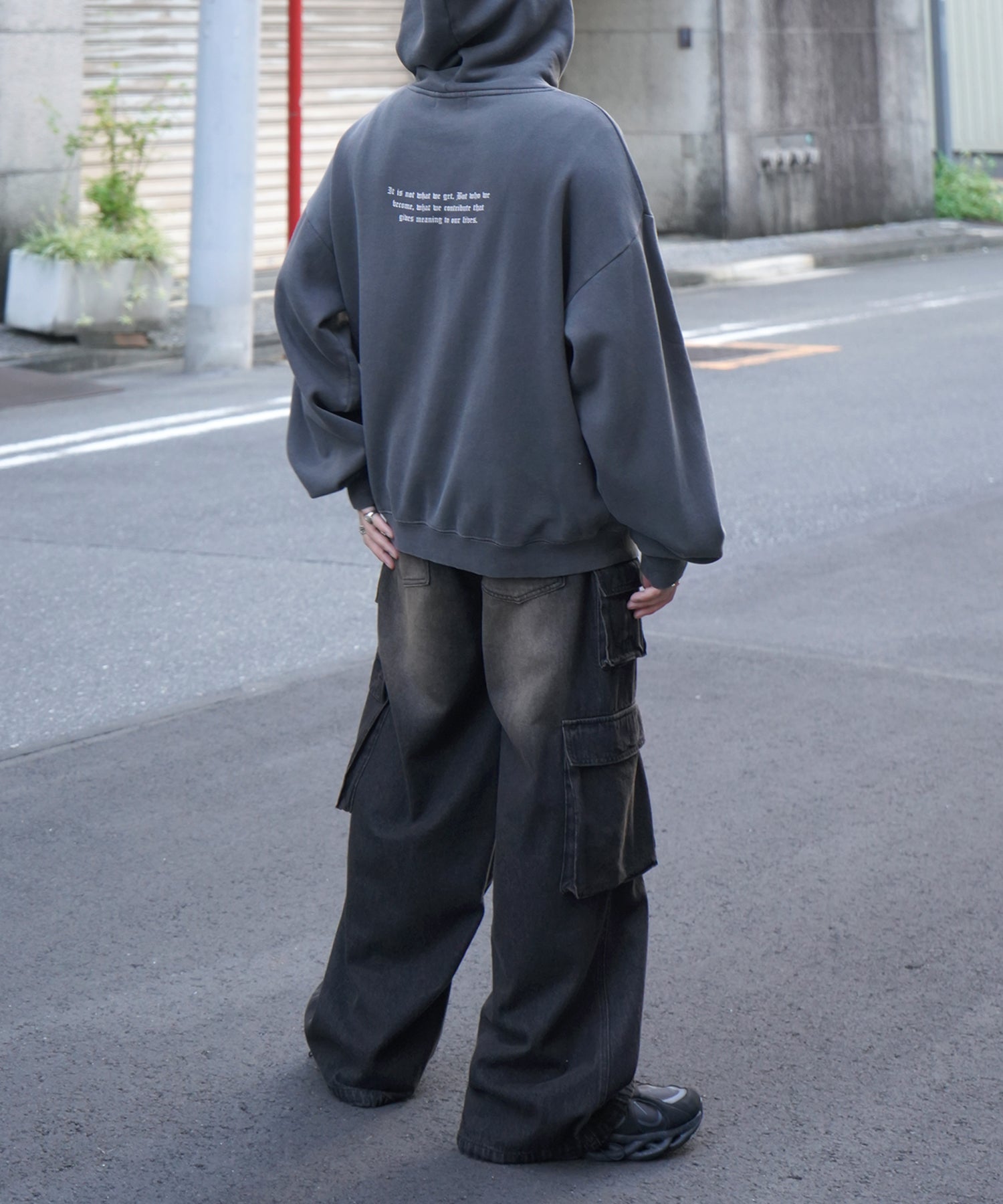 ヴィンテージライク ピグメント加工 ビッグシルエット カットオフフロント刺繍 プリントパーカー