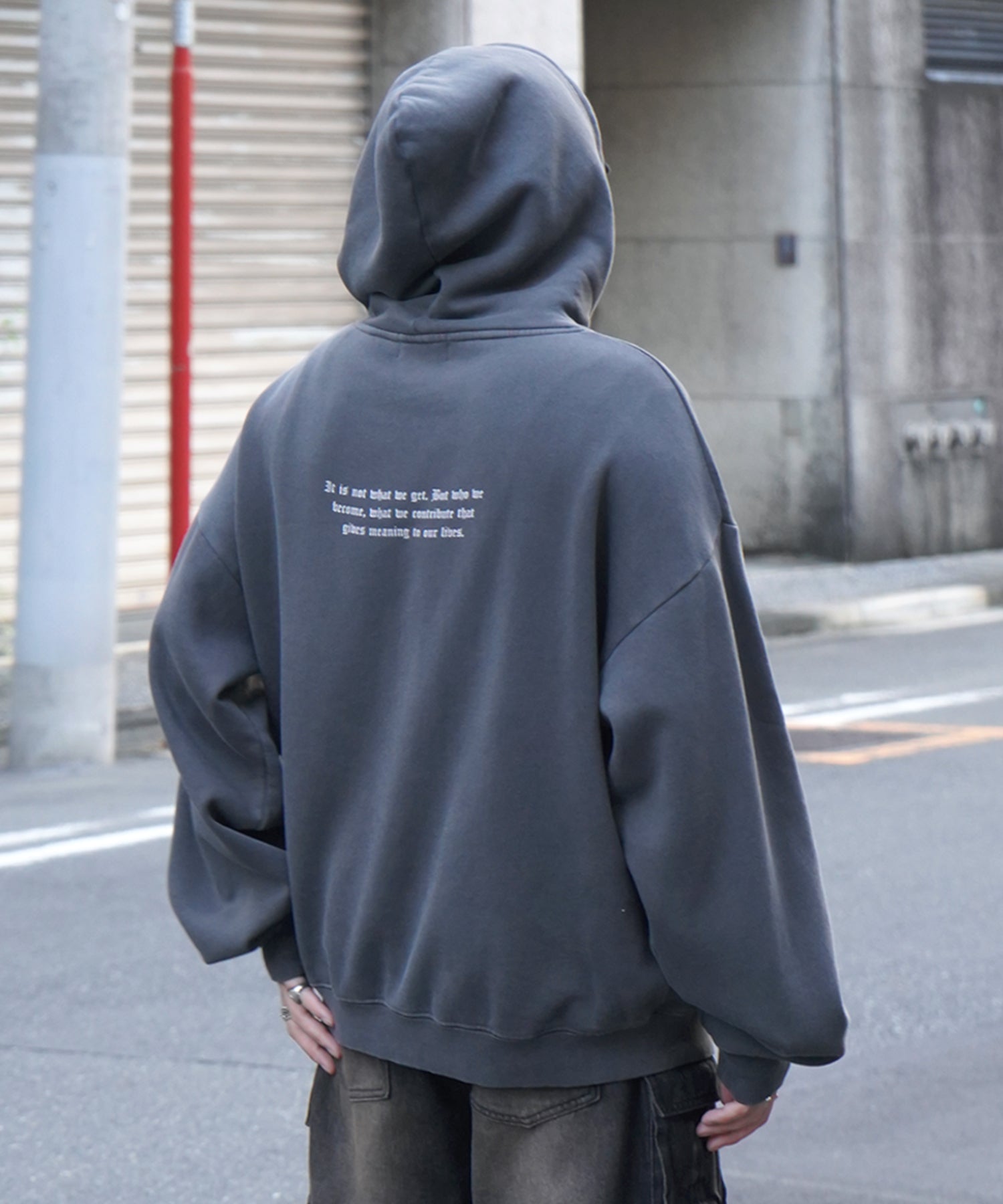 ヴィンテージライク ピグメント加工 ビッグシルエット カットオフフロント刺繍 プリントパーカー