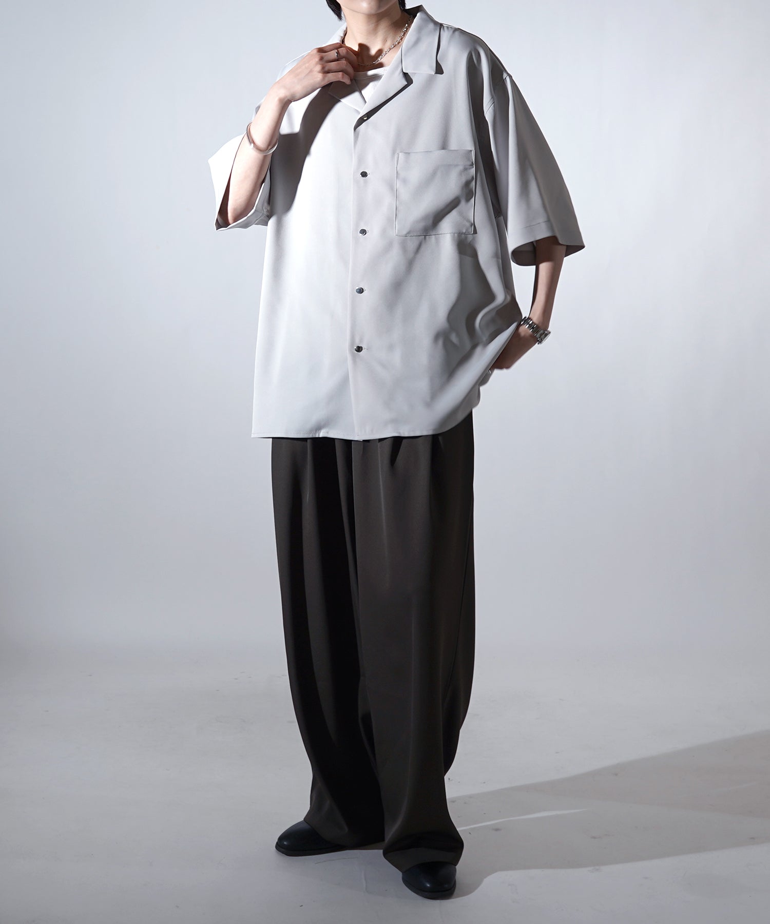 ビッグシルエット メタルボタン ドレープとろみ オープンカラー半袖シャツ