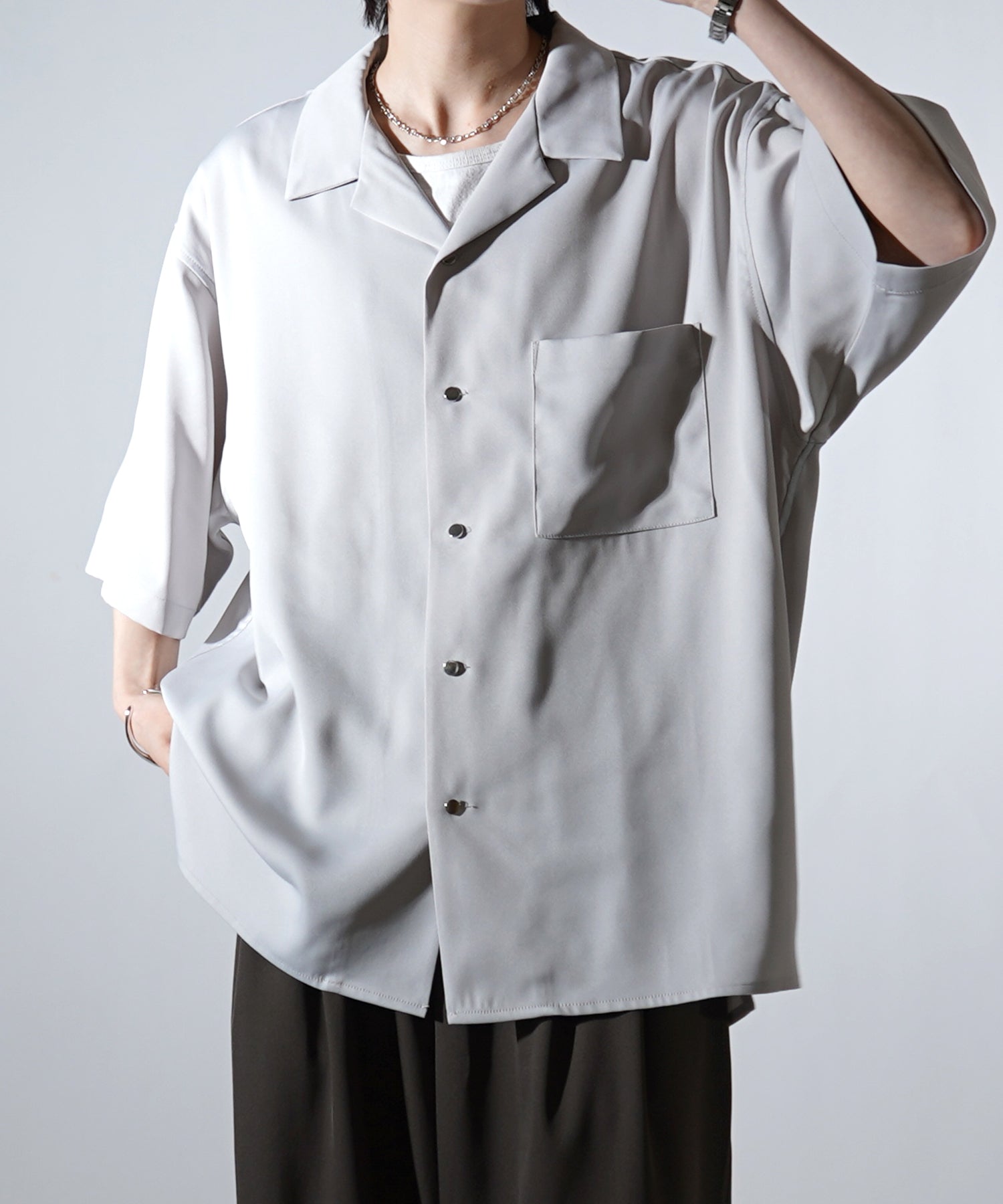 ビッグシルエット メタルボタン ドレープとろみ オープンカラー半袖シャツ