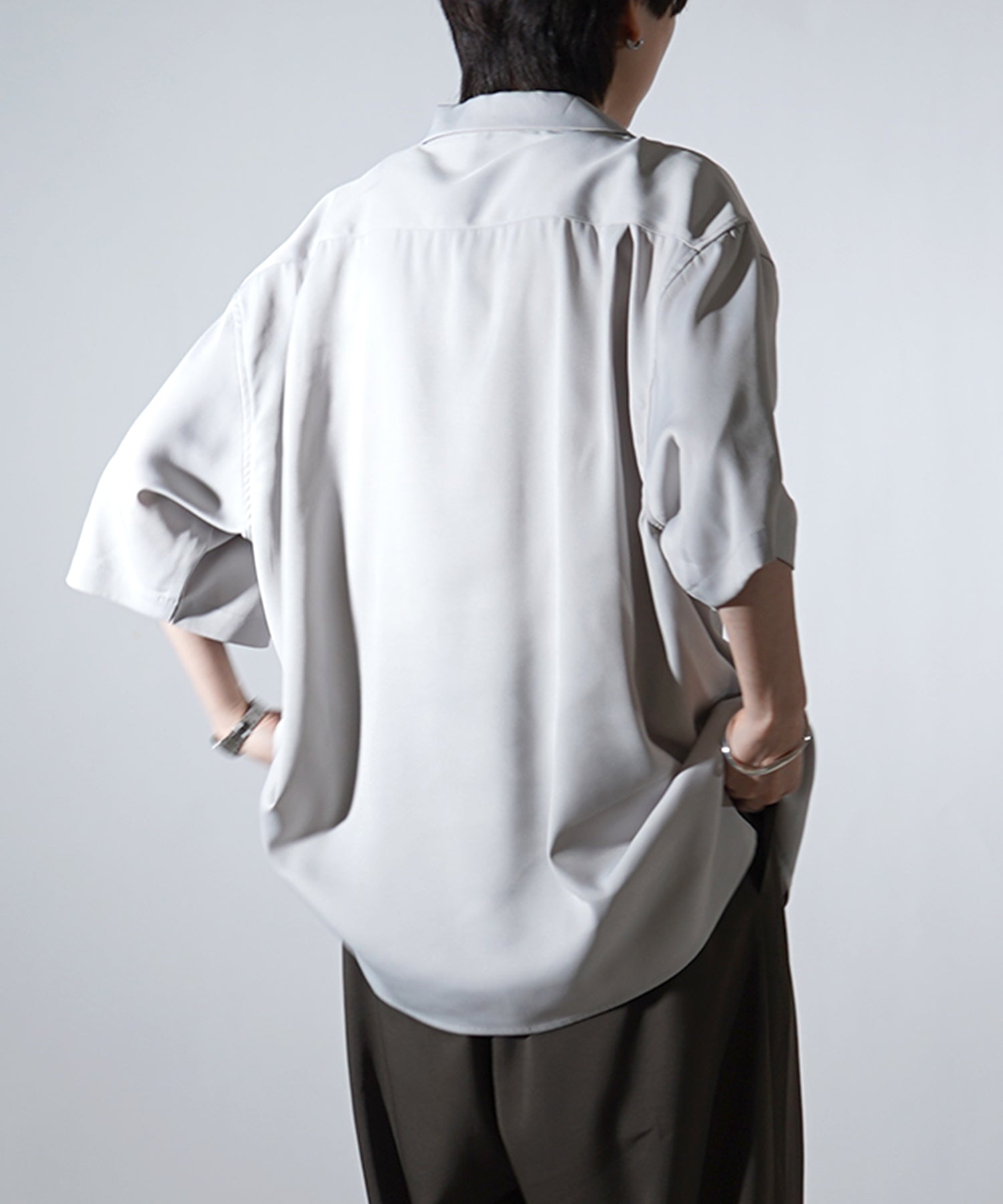 ビッグシルエット メタルボタン ドレープとろみ オープンカラー半袖シャツ