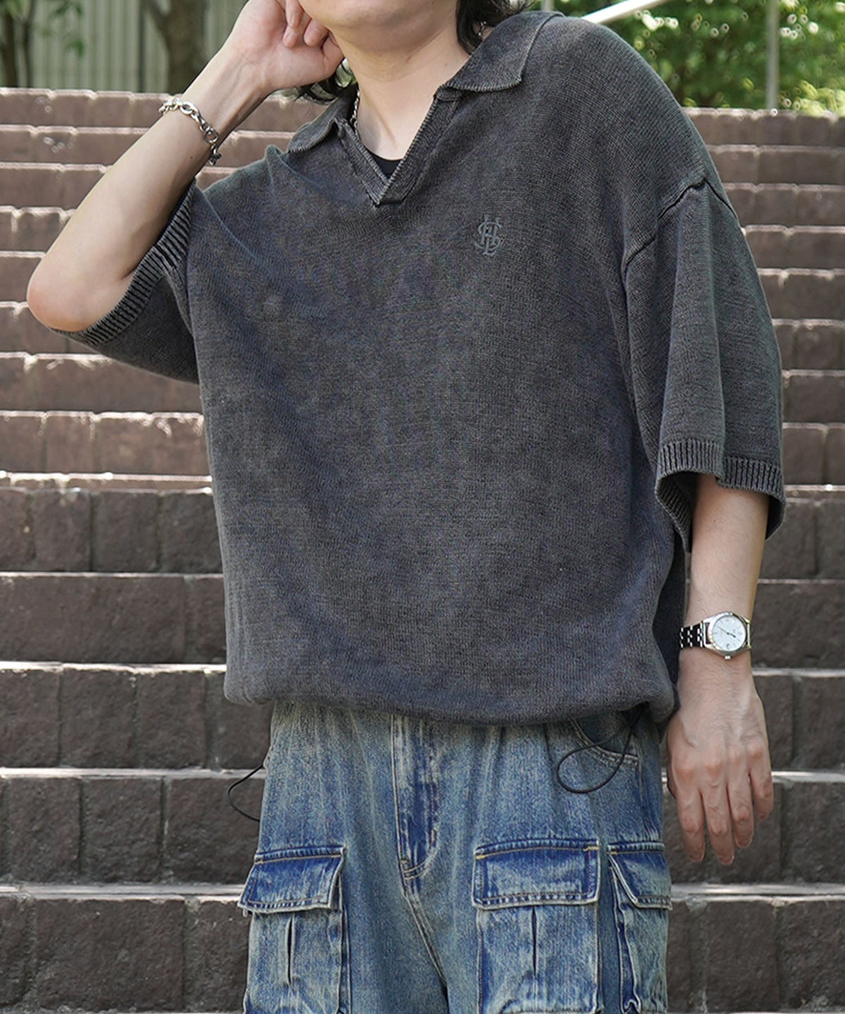 25SS ピグメント加工 ヴィンテージライク ワンポイント刺繍 スキッパーニット