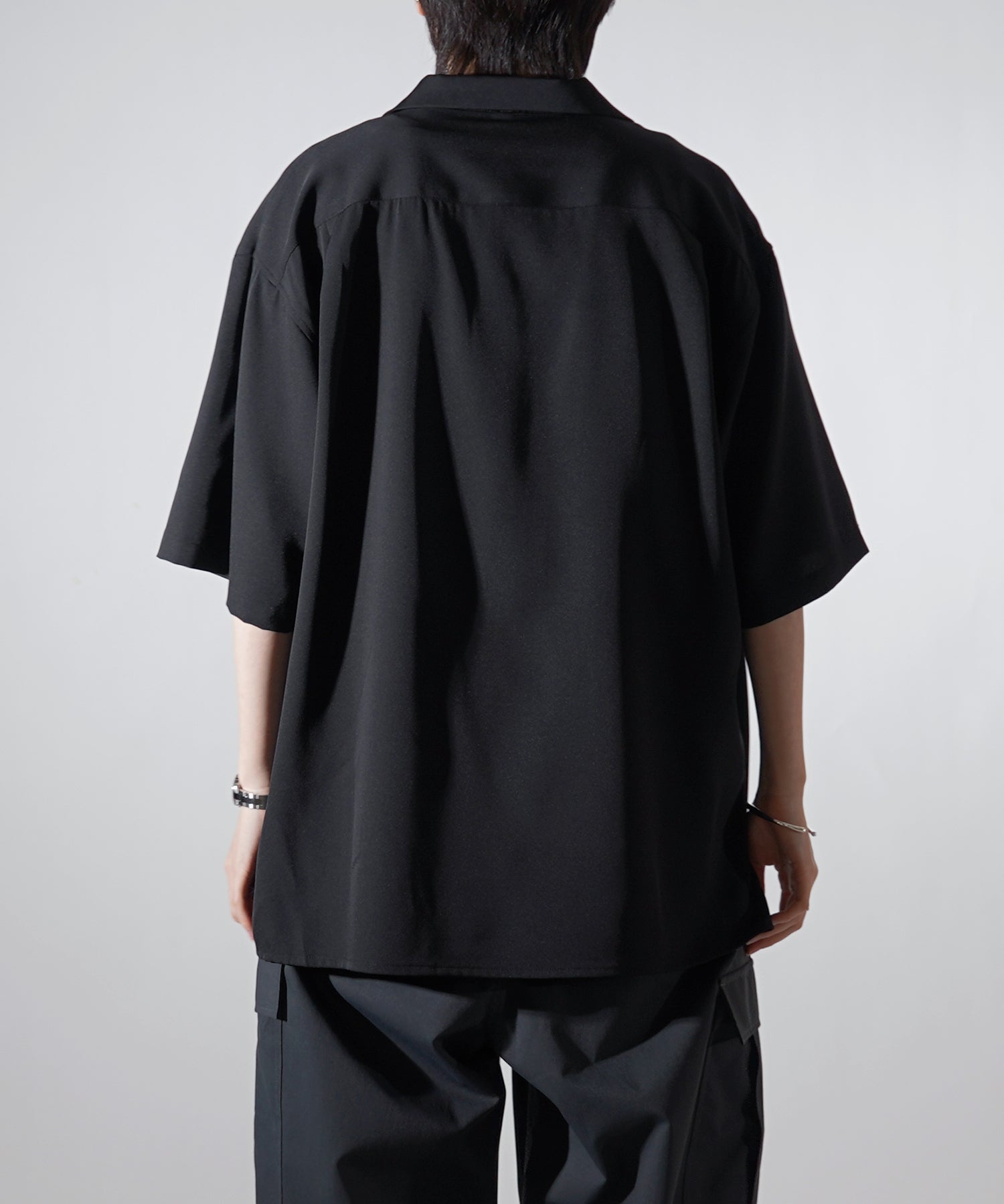 ビッグシルエット メタルボタン ドレープとろみ オープンカラー半袖シャツ
