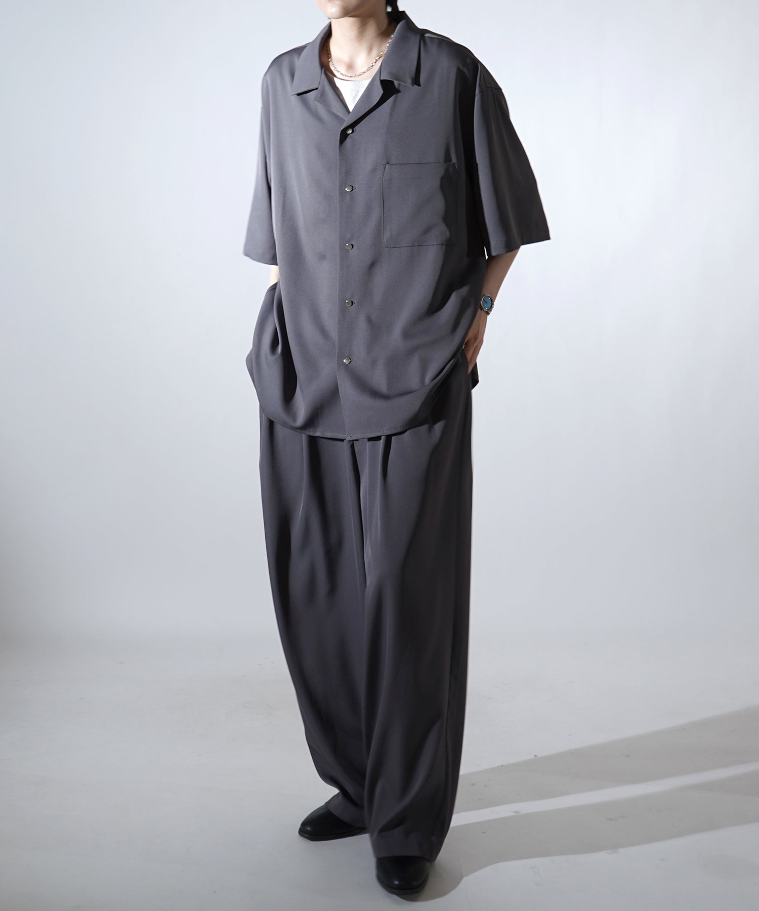 ビッグシルエット メタルボタン ドレープとろみ オープンカラー半袖シャツ