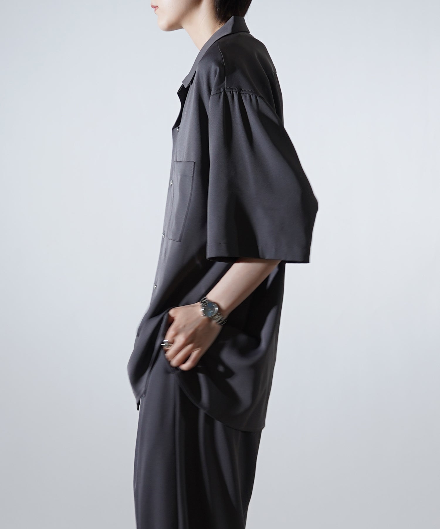 ビッグシルエット メタルボタン ドレープとろみ オープンカラー半袖シャツ