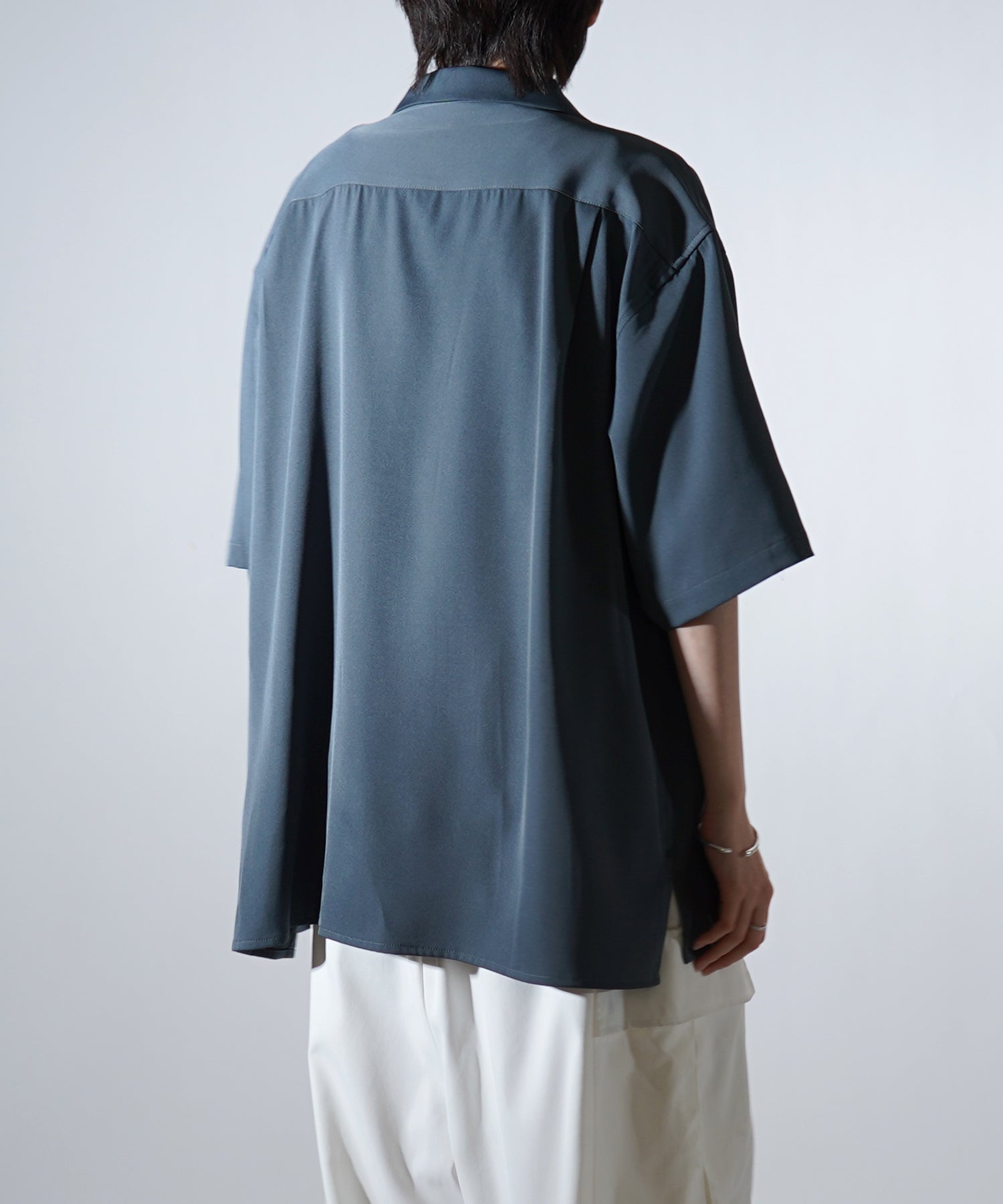 ビッグシルエット メタルボタン ドレープとろみ オープンカラー半袖シャツ