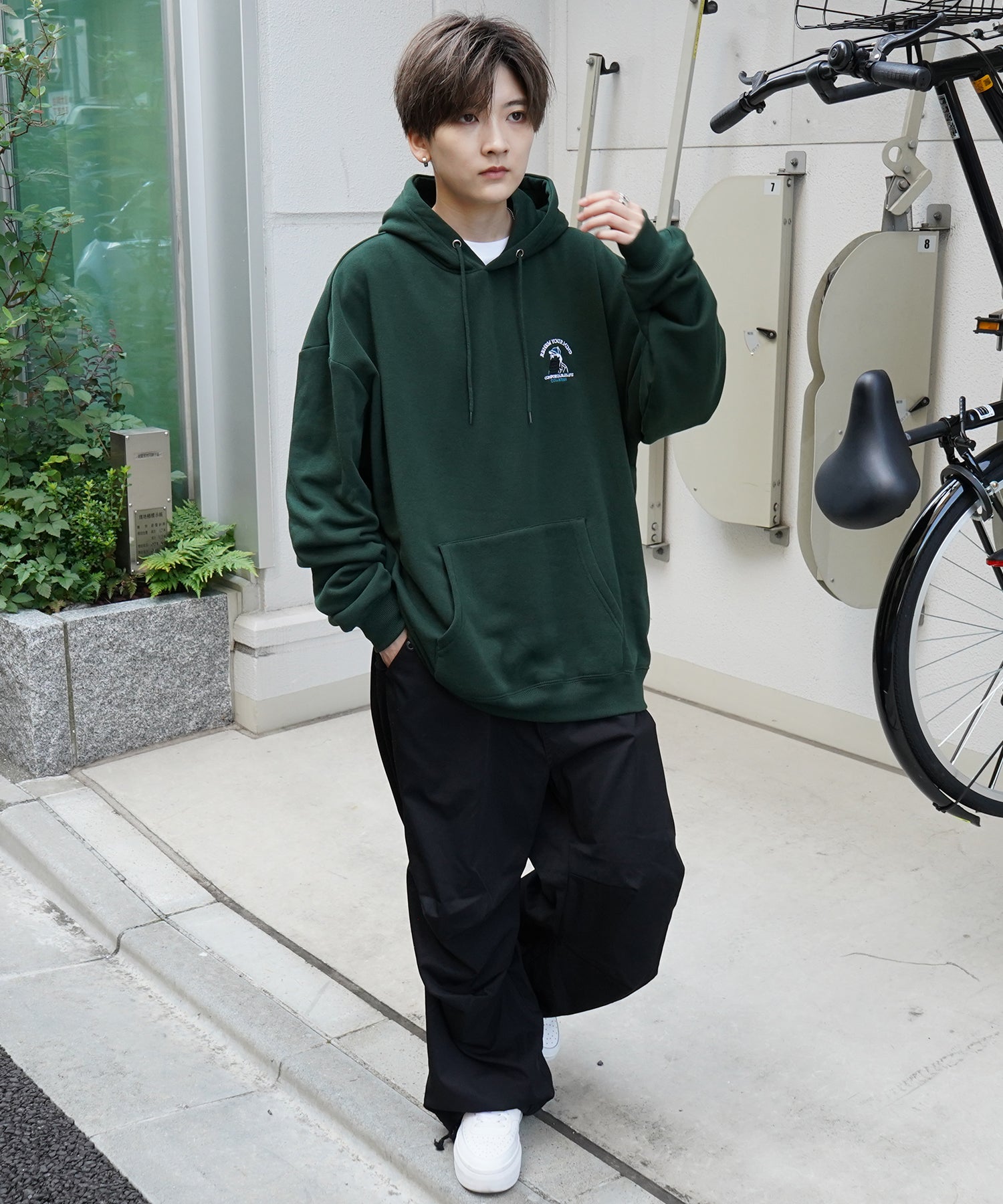 ヒゲオジサン刺繡A ワンポイント刺繍ロゴ ビッグシルエット 裏起毛プルオーバーパーカー