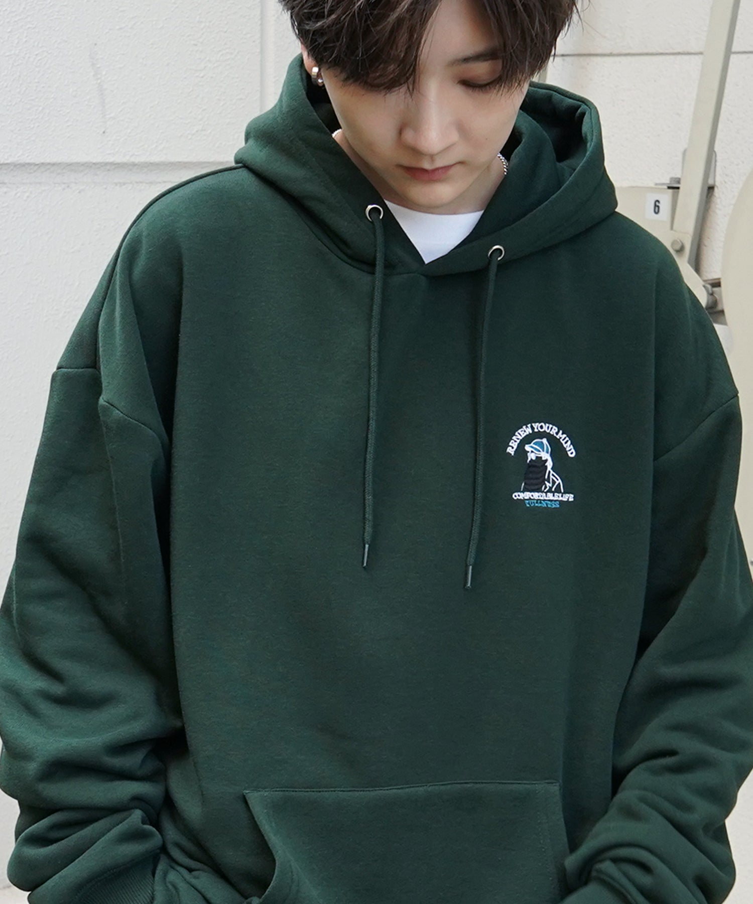 ヒゲオジサン刺繡A ワンポイント刺繍ロゴ ビッグシルエット 裏起毛プルオーバーパーカー