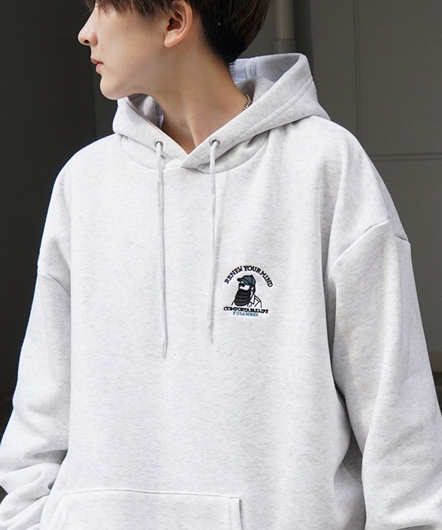 ヒゲオジサン刺繡A ワンポイント刺繍ロゴ ビッグシルエット 裏起毛プルオーバーパーカー