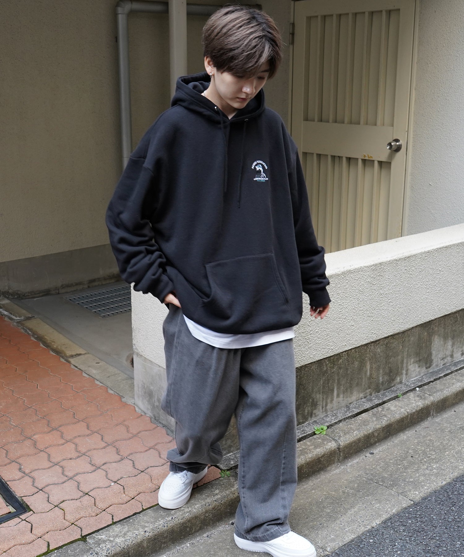 ヒゲオジサン刺繡A ワンポイント刺繍ロゴ ビッグシルエット 裏起毛プルオーバーパーカー