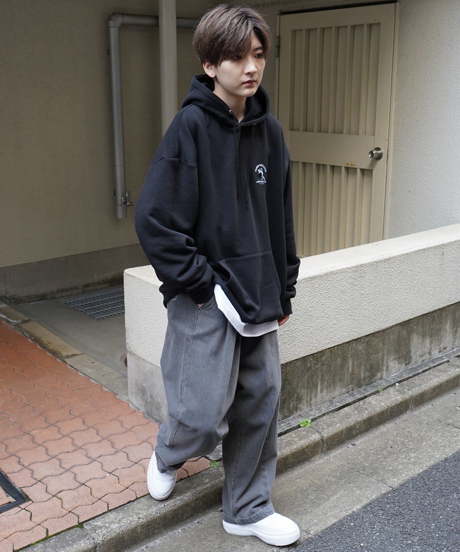 ヒゲオジサン刺繡A ワンポイント刺繍ロゴ ビッグシルエット 裏起毛プルオーバーパーカー